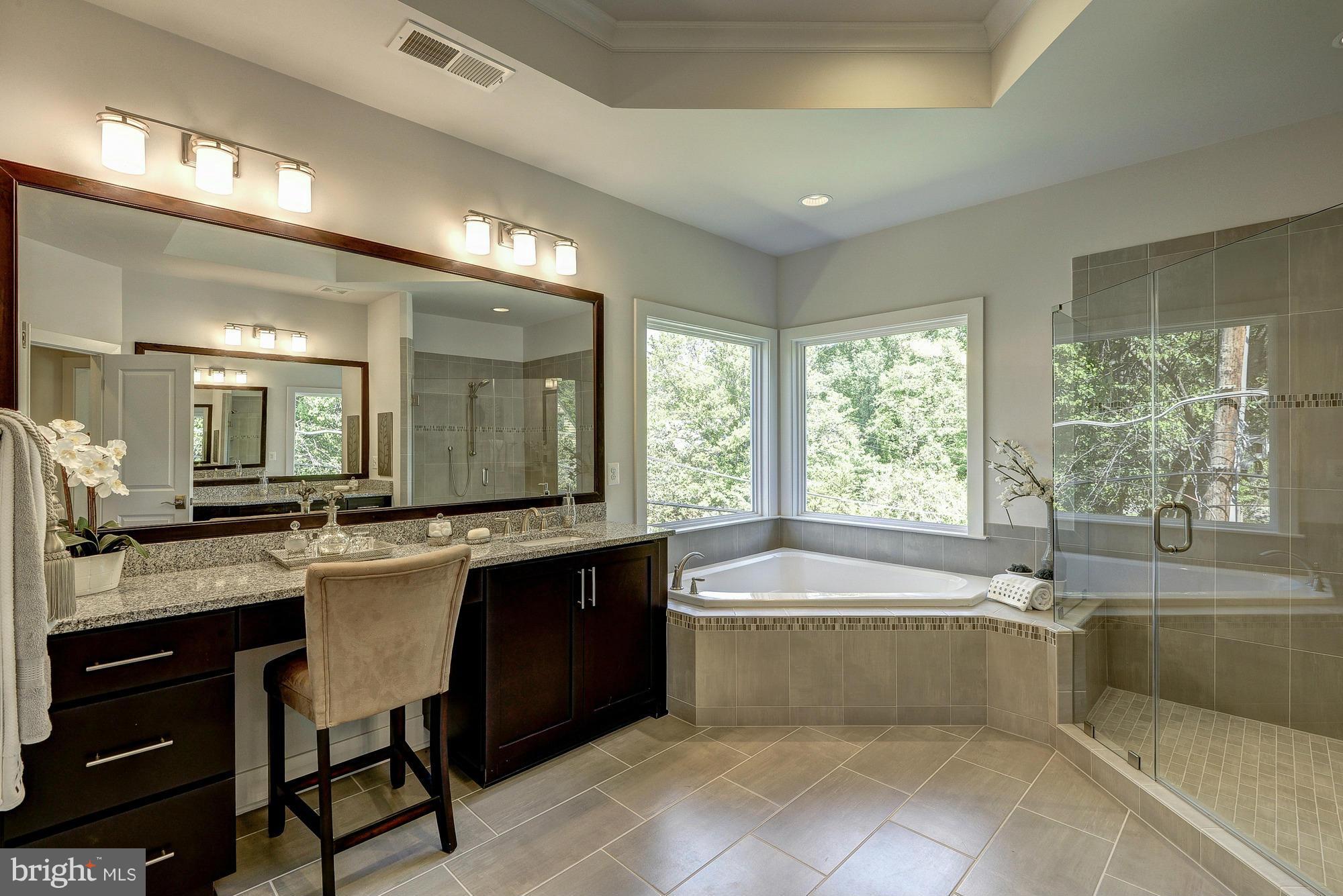 HILLWOOD - Residential