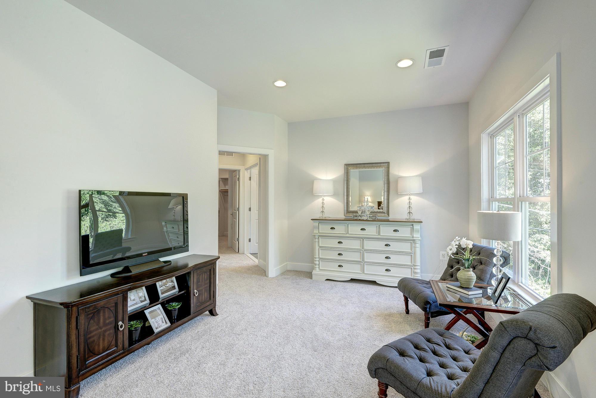 HILLWOOD - Residential