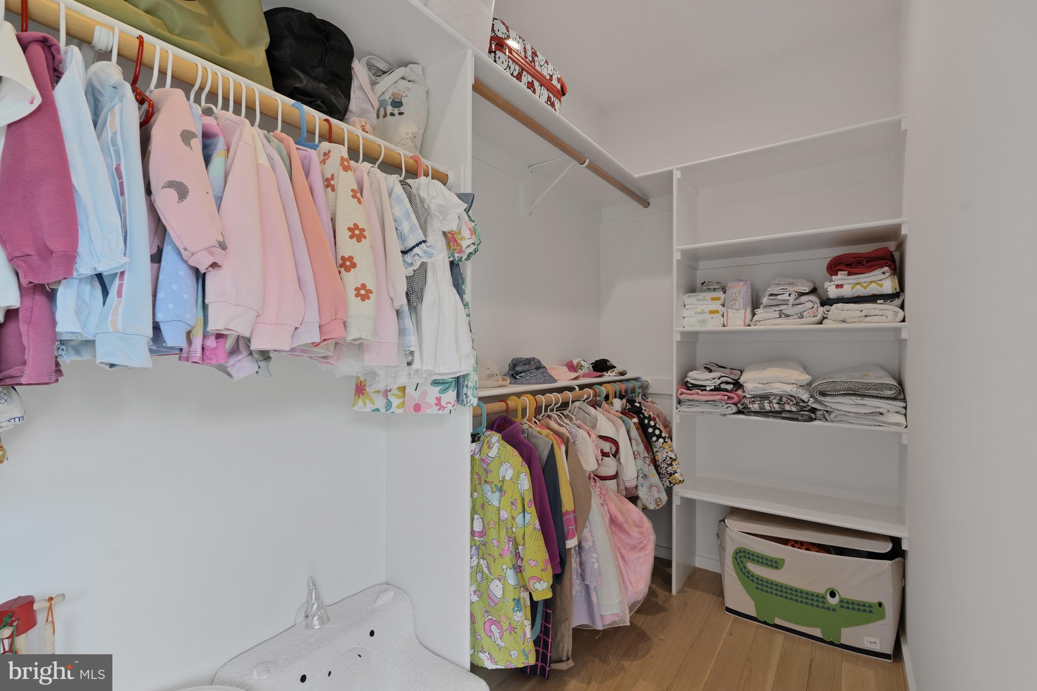 KENSINGTON ESTATES - Residential