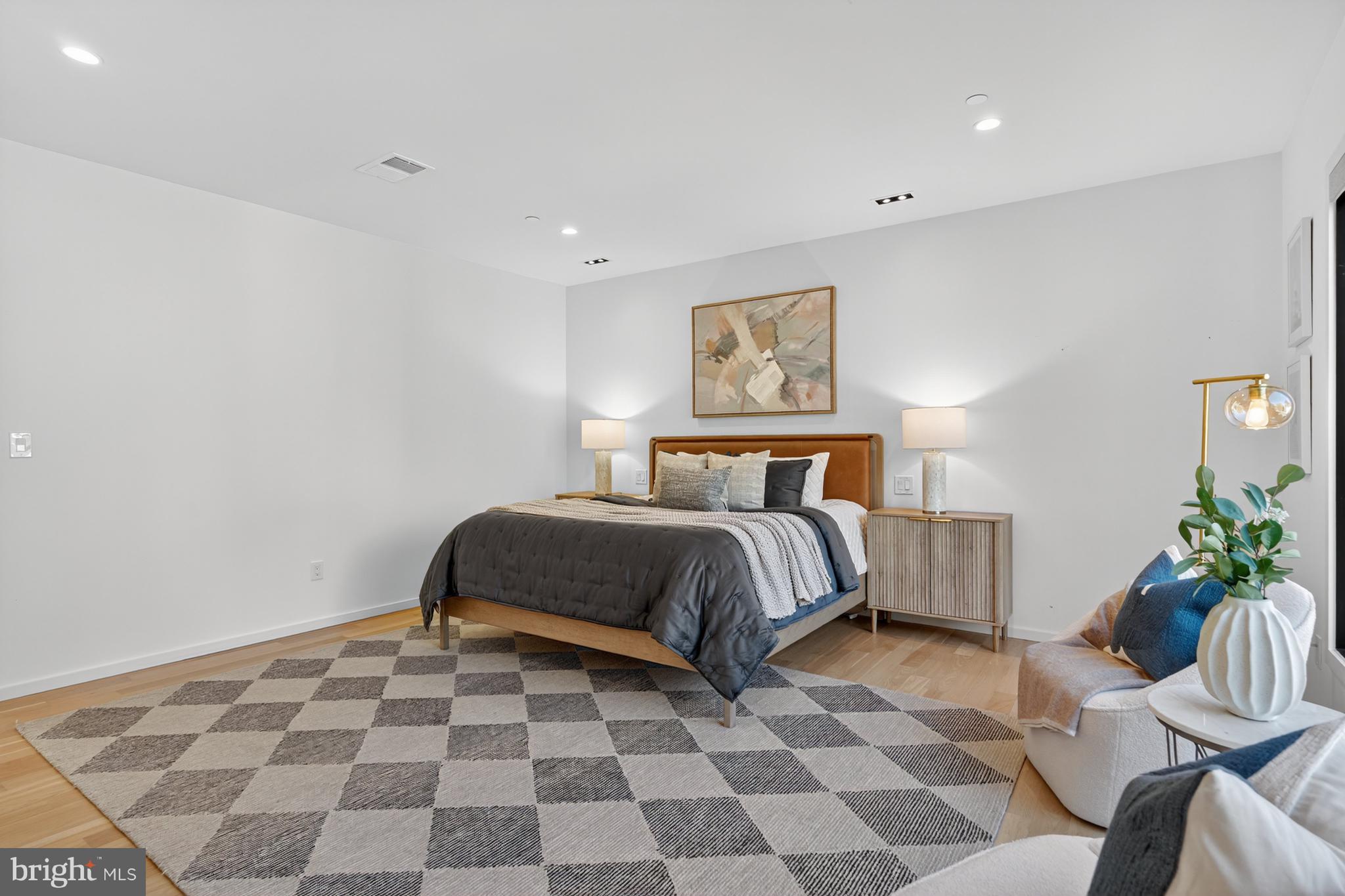 KENSINGTON ESTATES - Residential