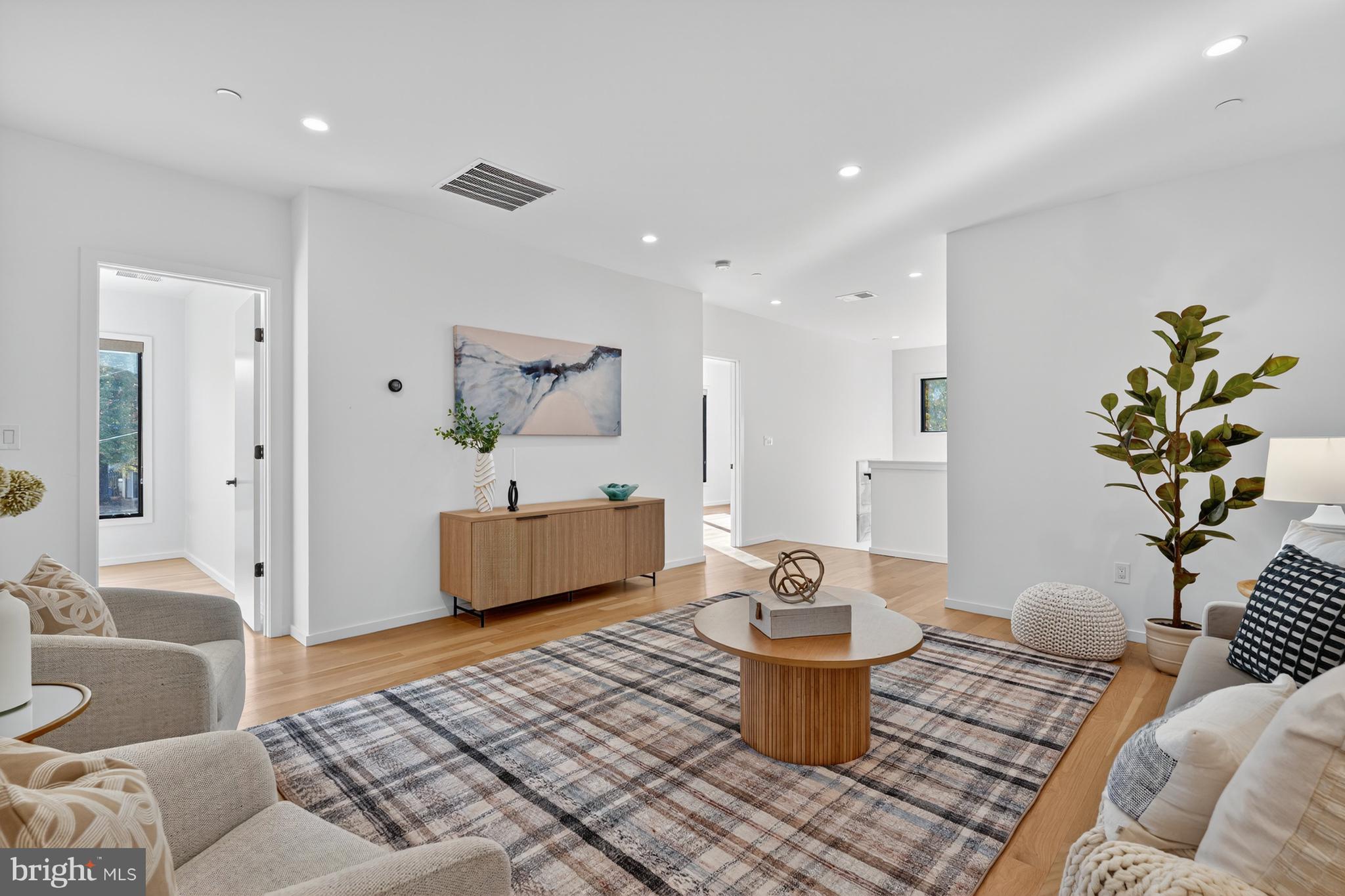 KENSINGTON ESTATES - Residential