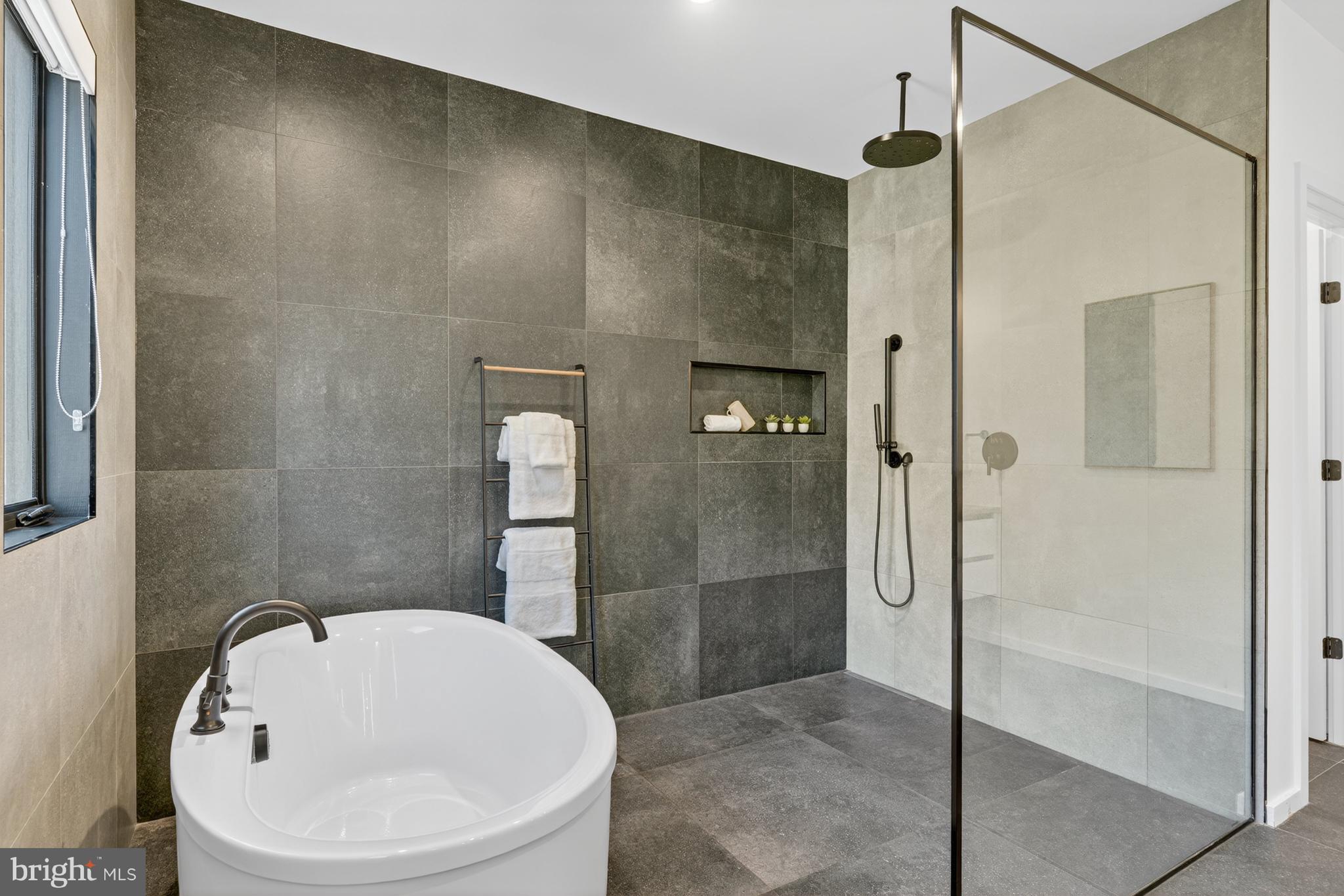 KENSINGTON ESTATES - Residential