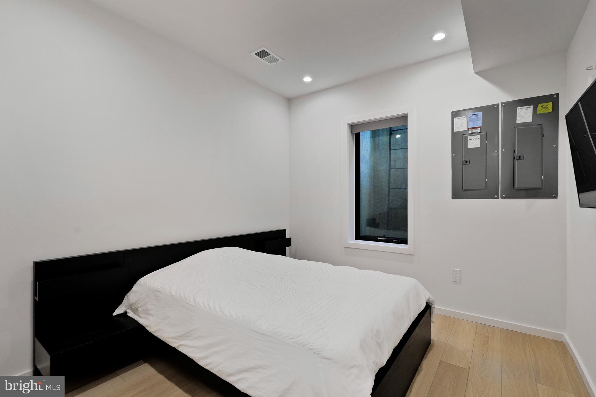 KENSINGTON ESTATES - Residential