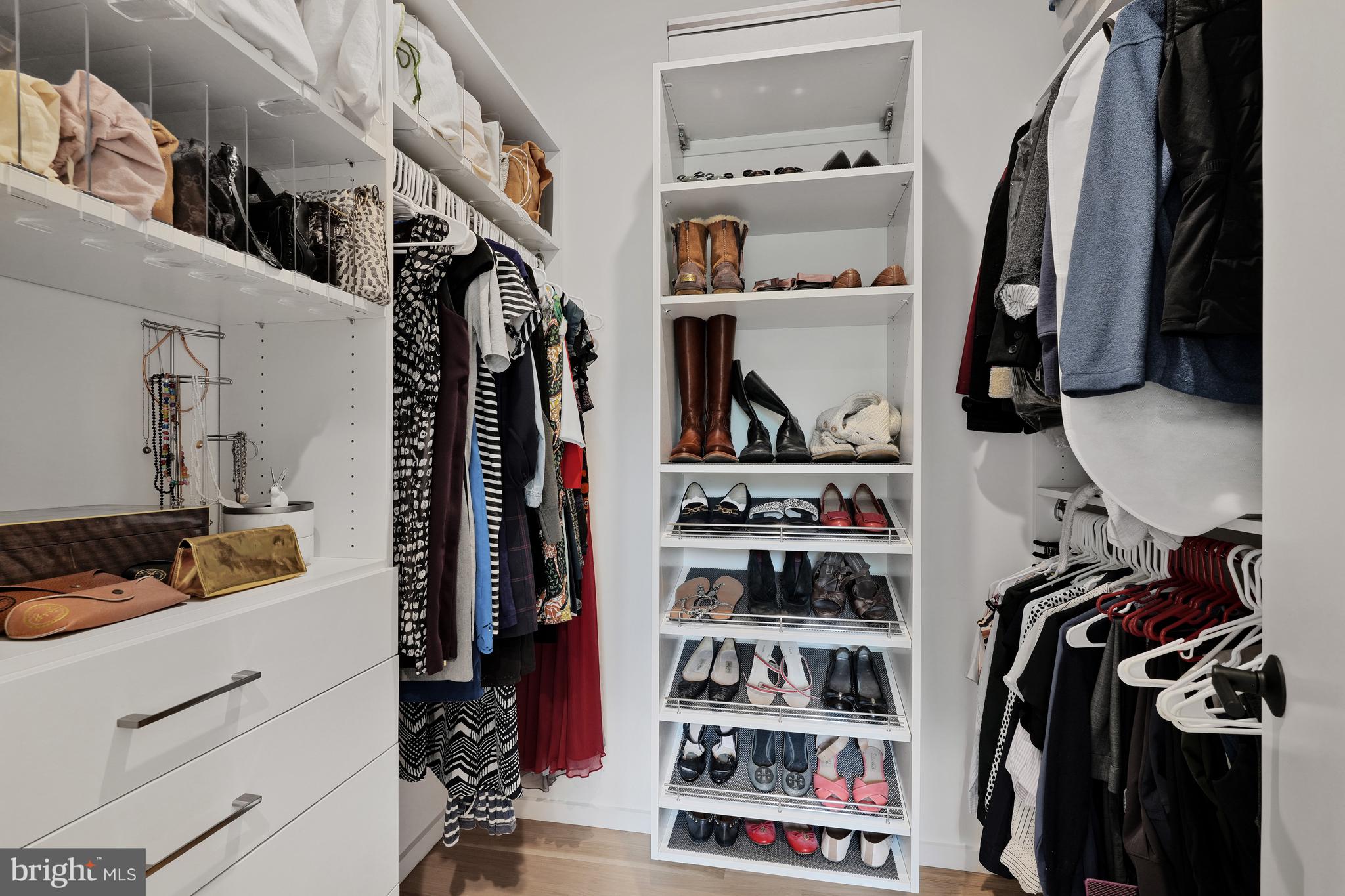 KENSINGTON ESTATES - Residential