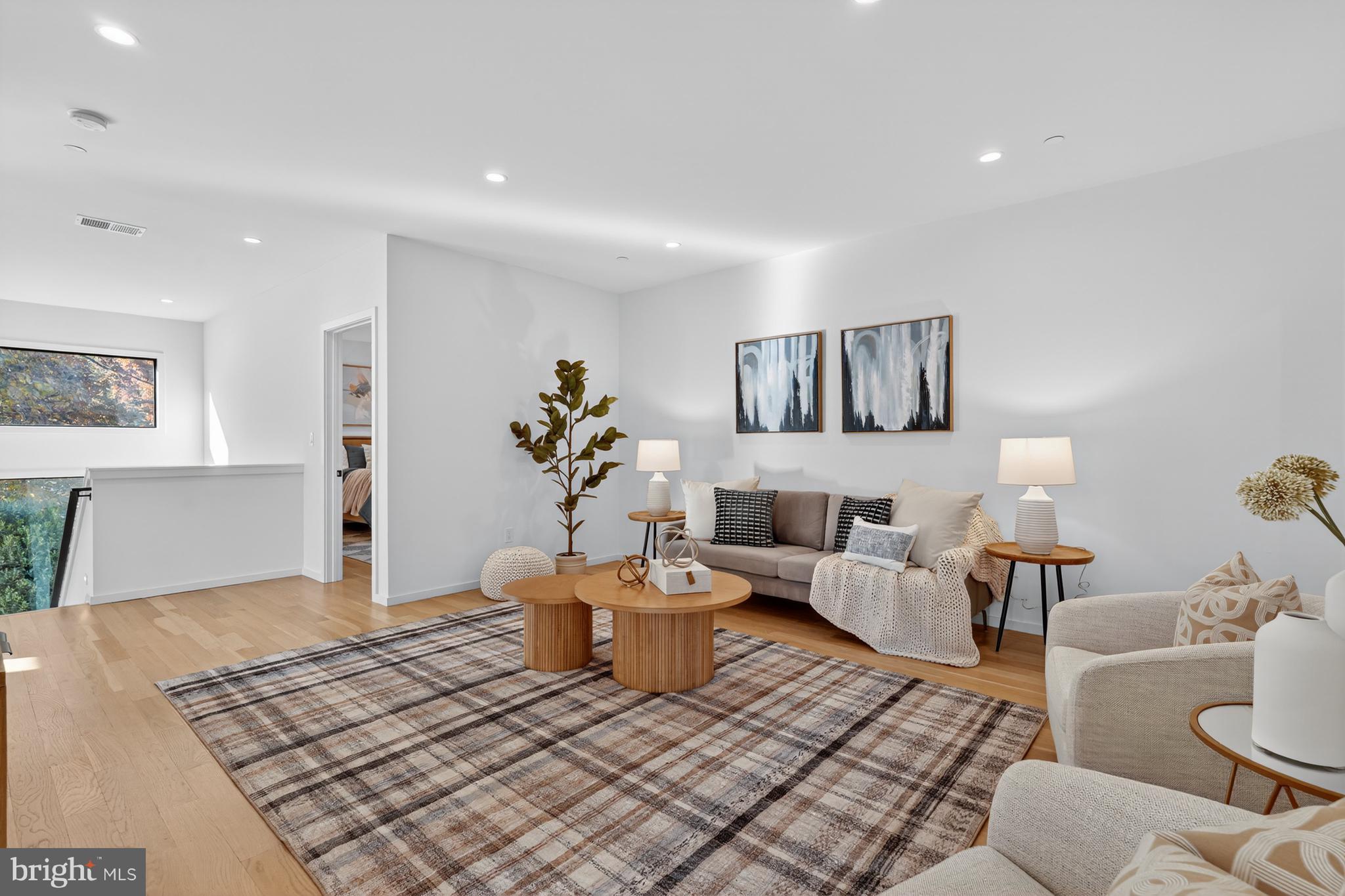 KENSINGTON ESTATES - Residential