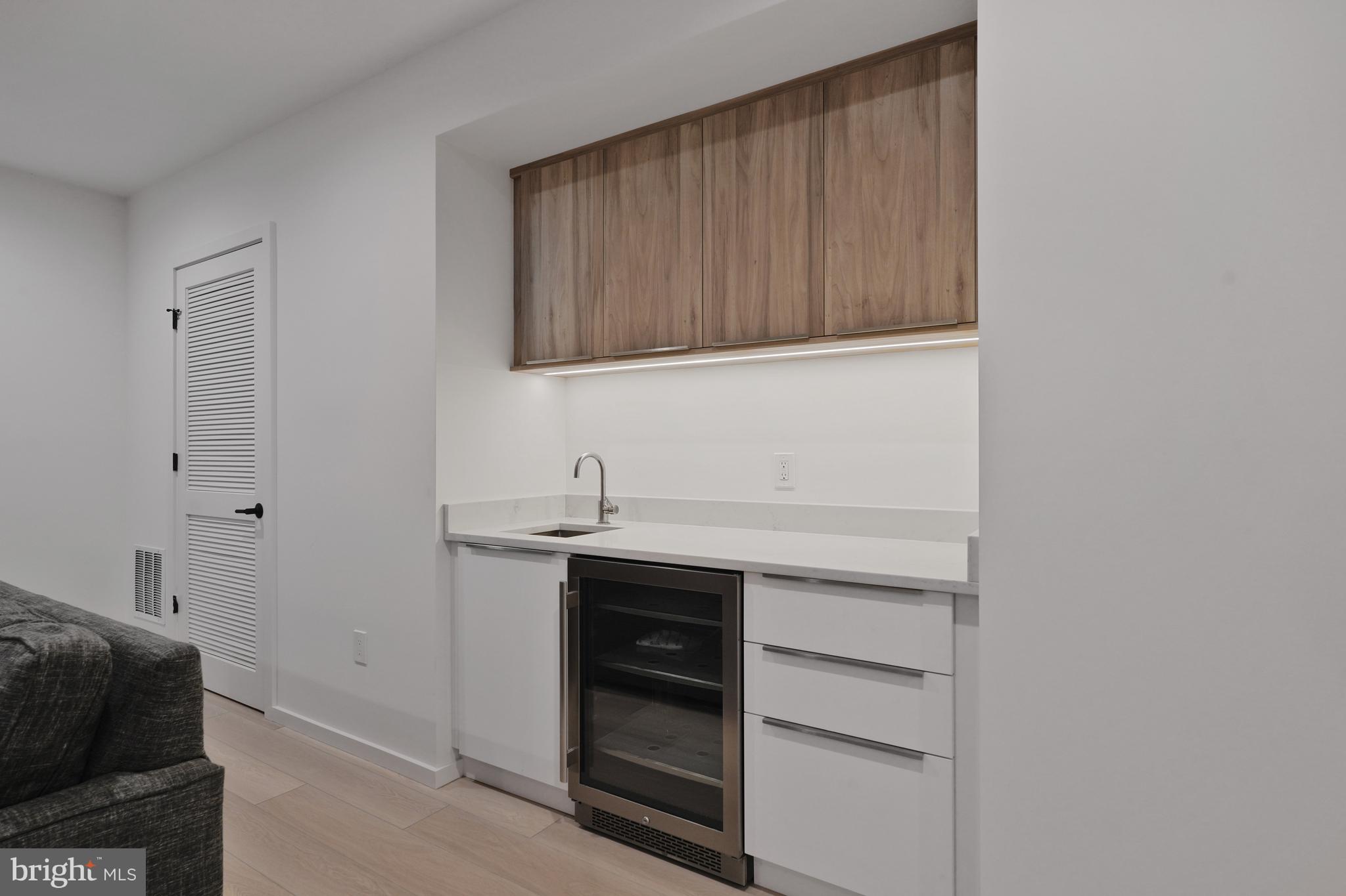 KENSINGTON ESTATES - Residential