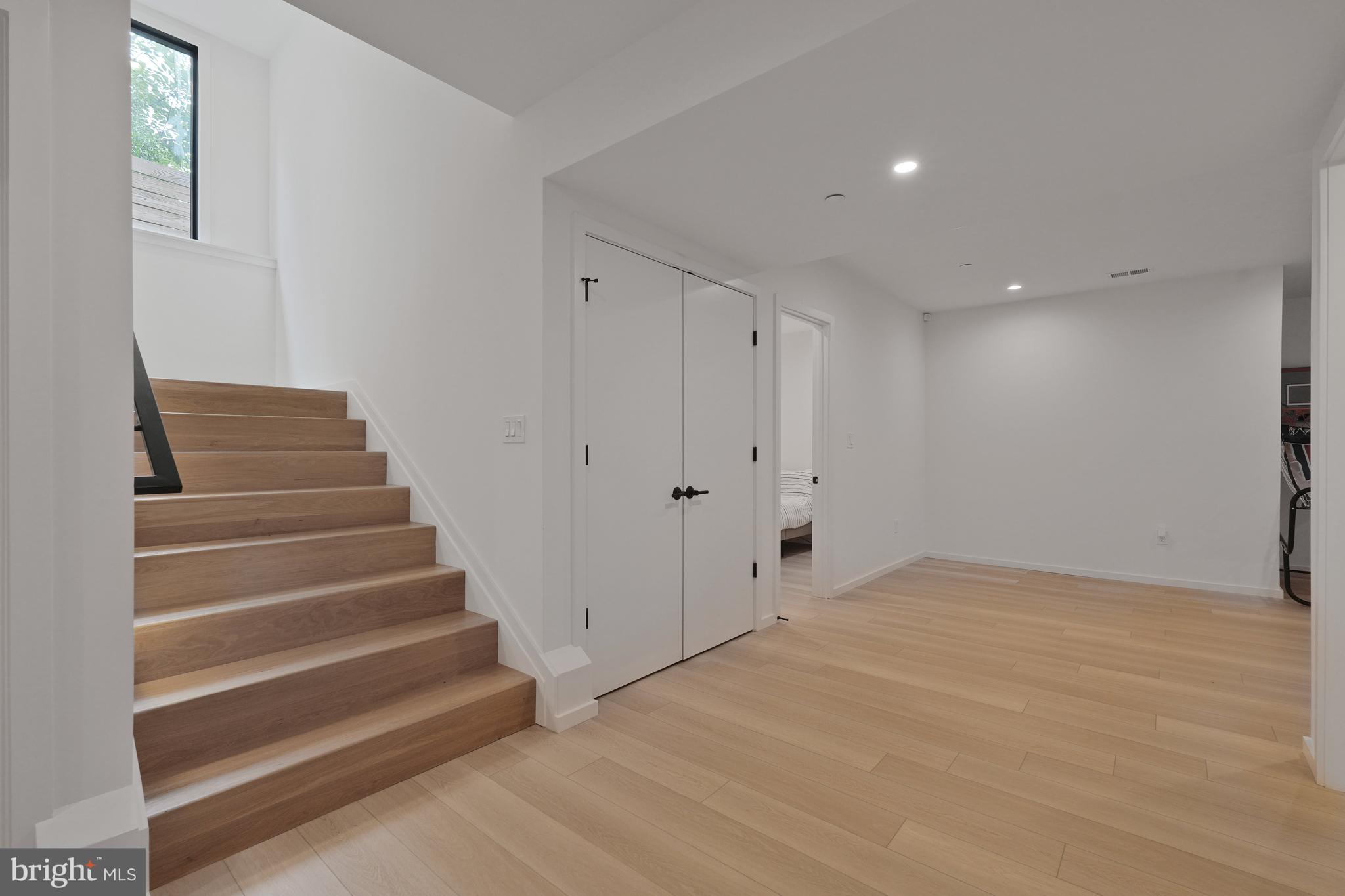 KENSINGTON ESTATES - Residential