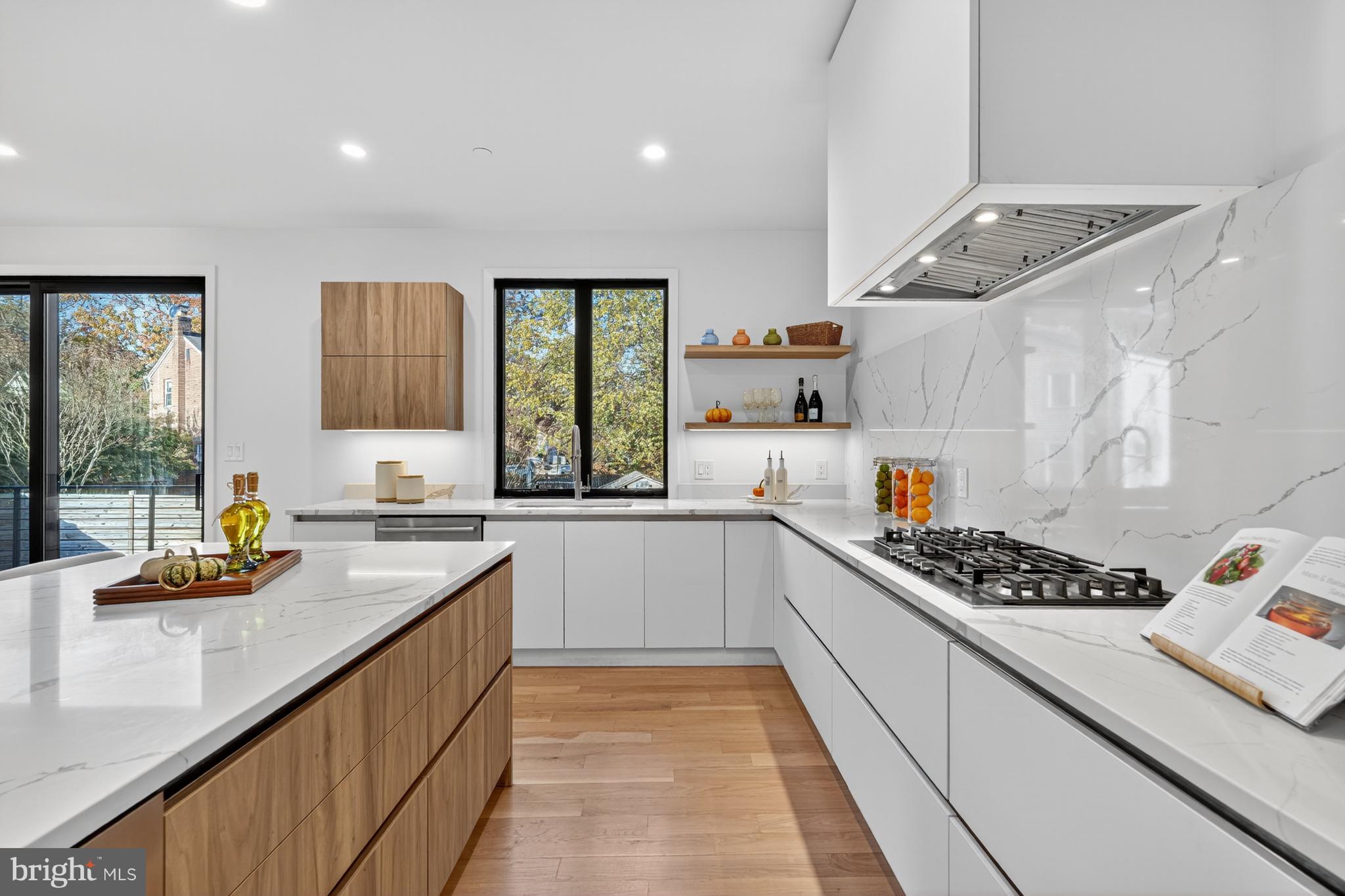 KENSINGTON ESTATES - Residential