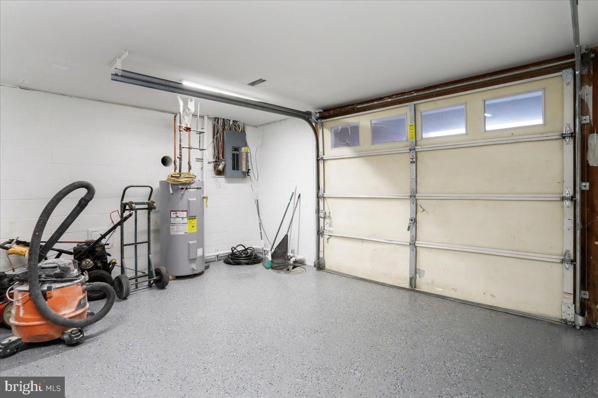 NORTH RIVER TOWN - Residential