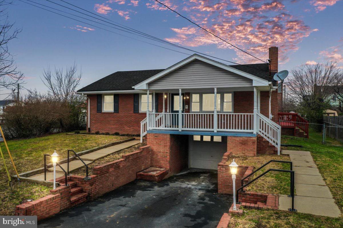 NORTH RIVER TOWN - Residential