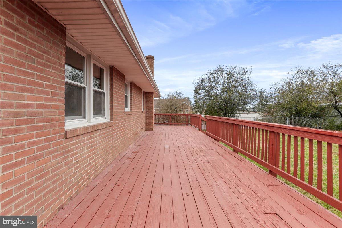 NORTH RIVER TOWN - Residential