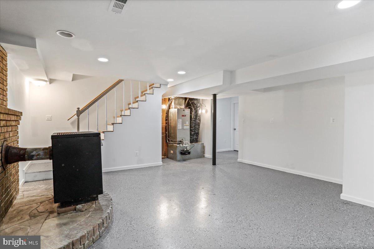 NORTH RIVER TOWN - Residential