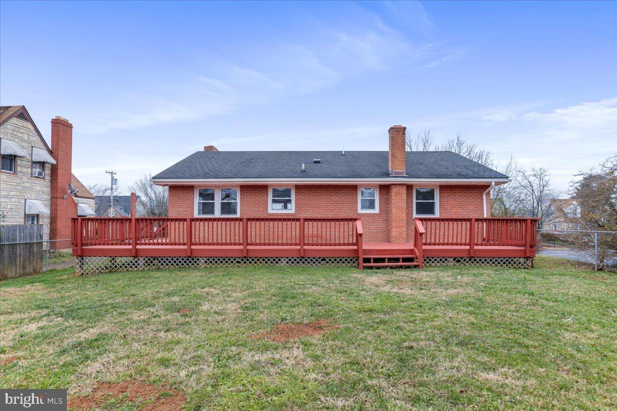 NORTH RIVER TOWN - Residential