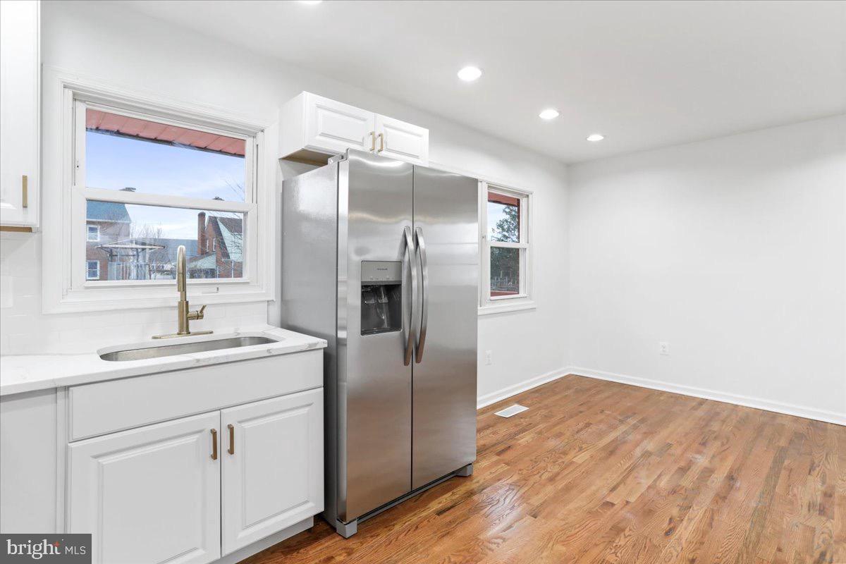 NORTH RIVER TOWN - Residential