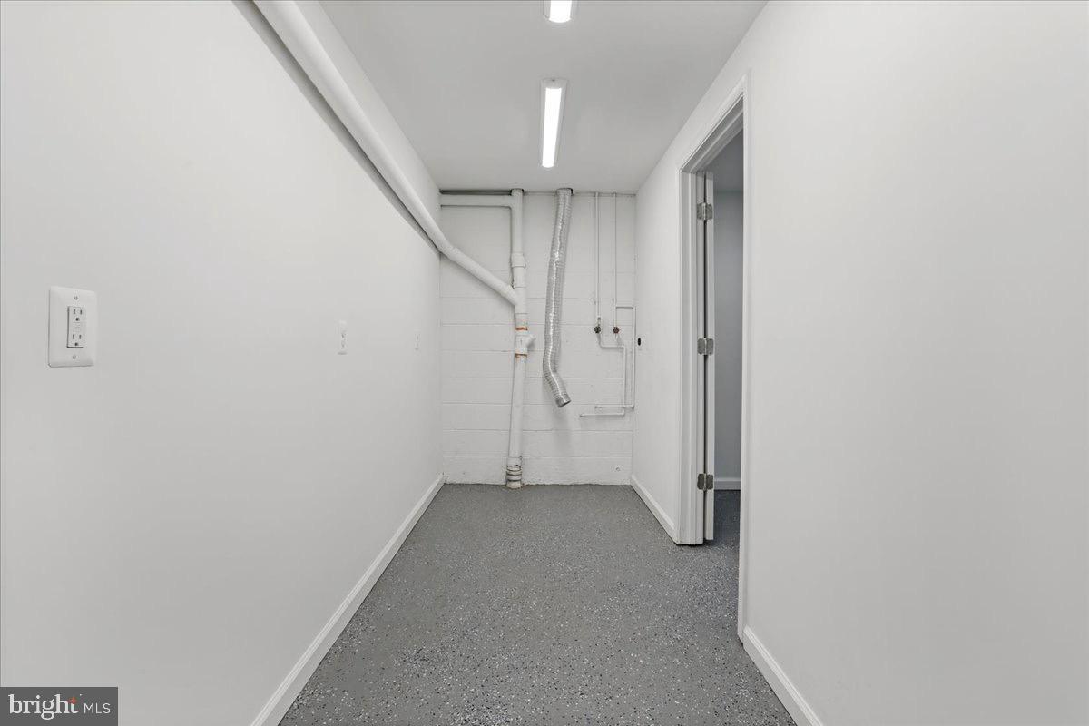 NORTH RIVER TOWN - Residential