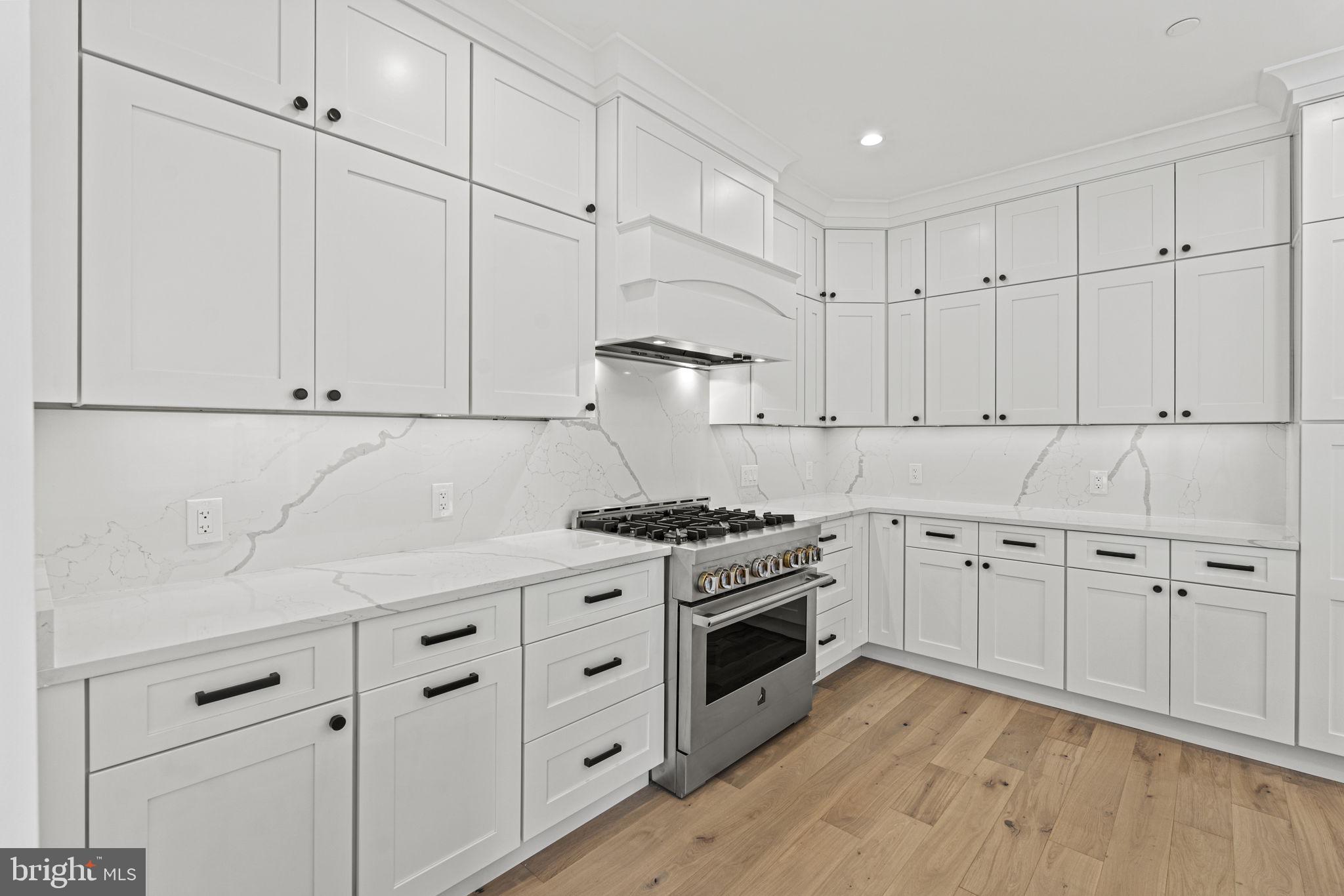 NORTH KENSINGTON - Residential