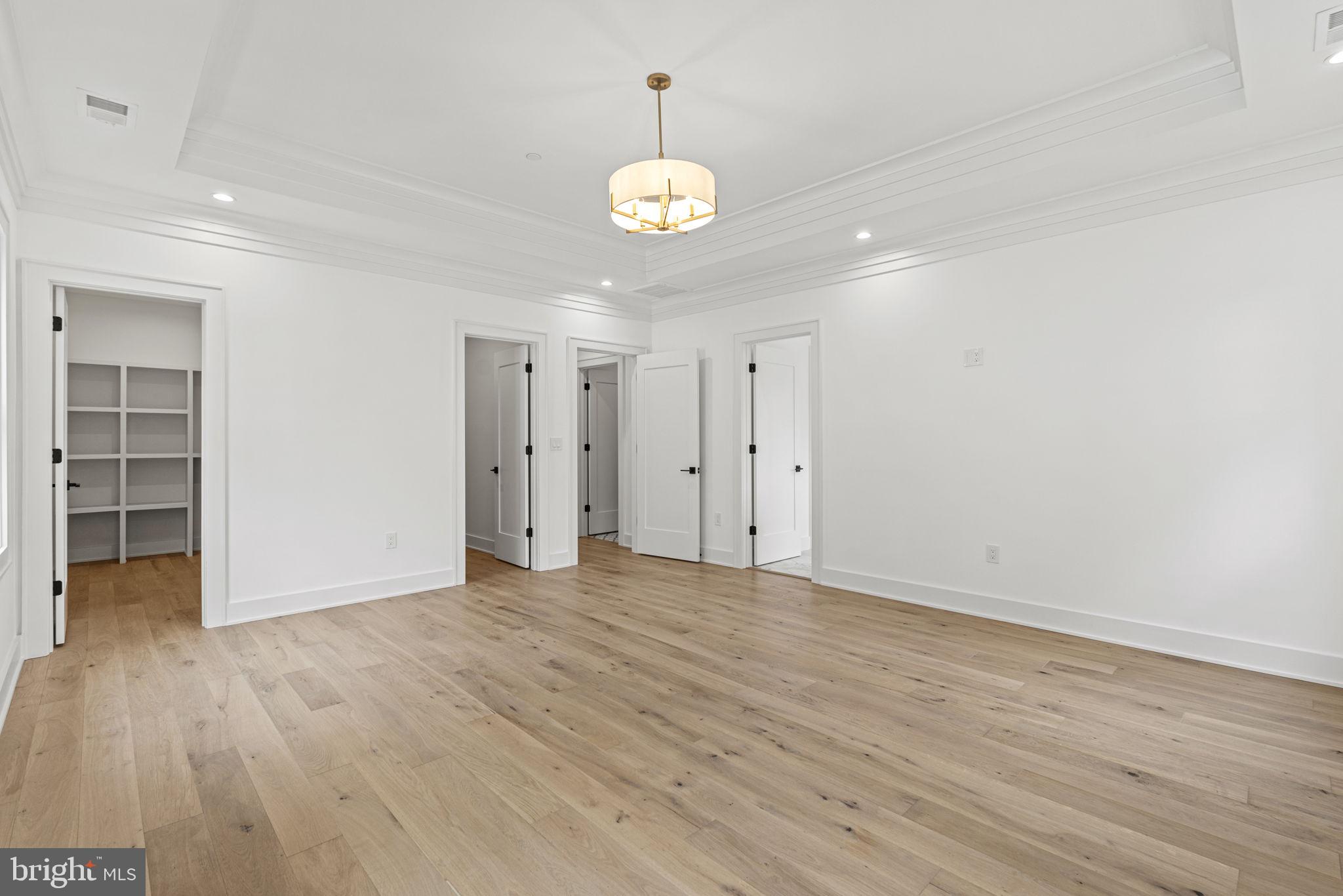 NORTH KENSINGTON - Residential