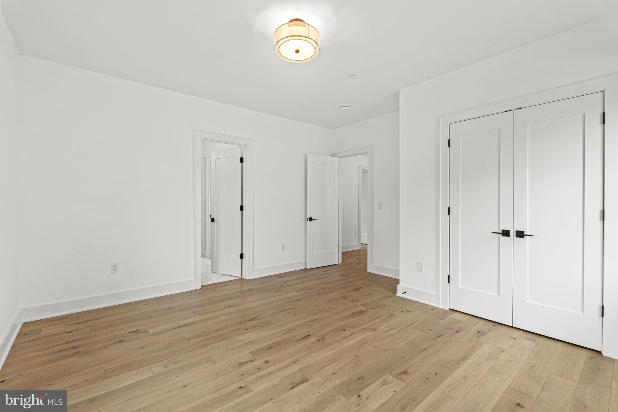 NORTH KENSINGTON - Residential