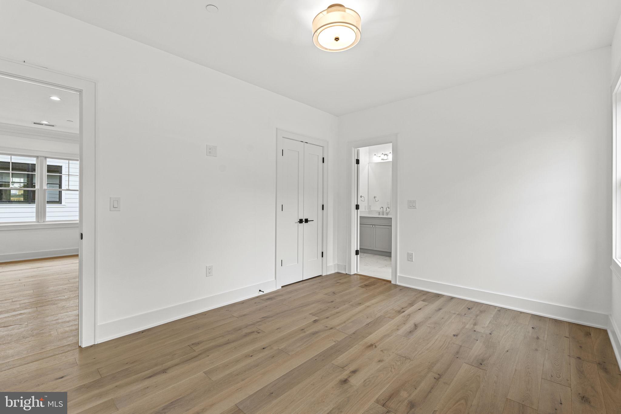 NORTH KENSINGTON - Residential