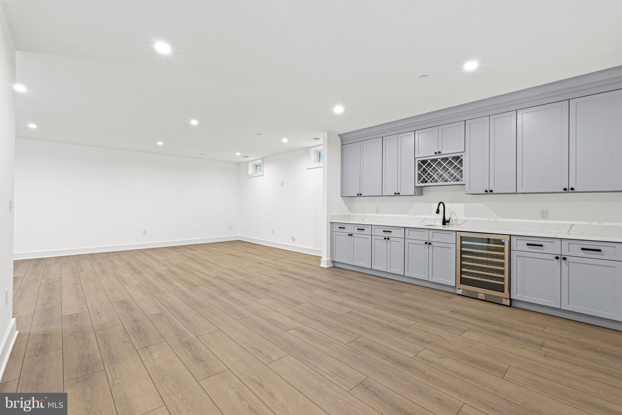 NORTH KENSINGTON - Residential