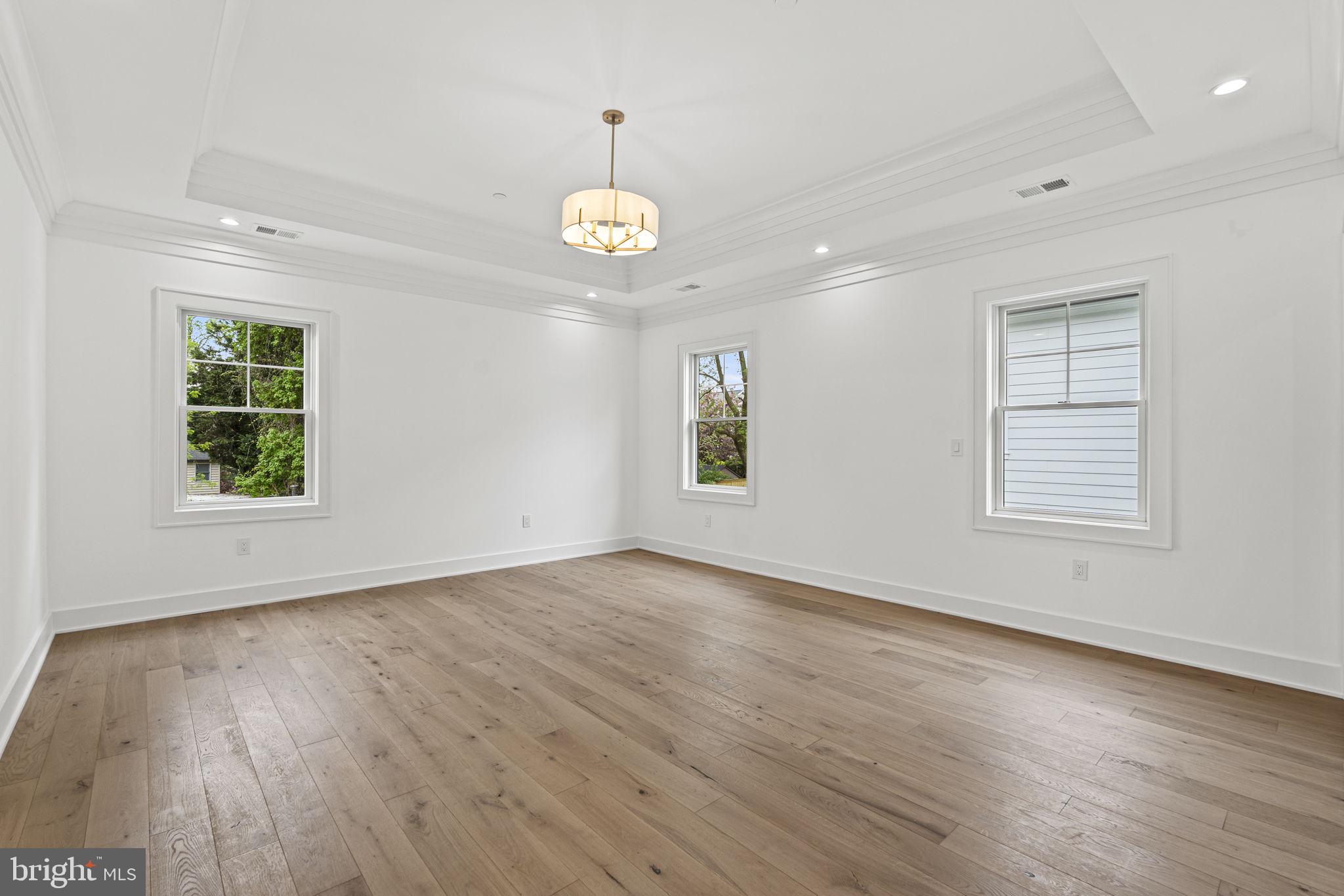 NORTH KENSINGTON - Residential