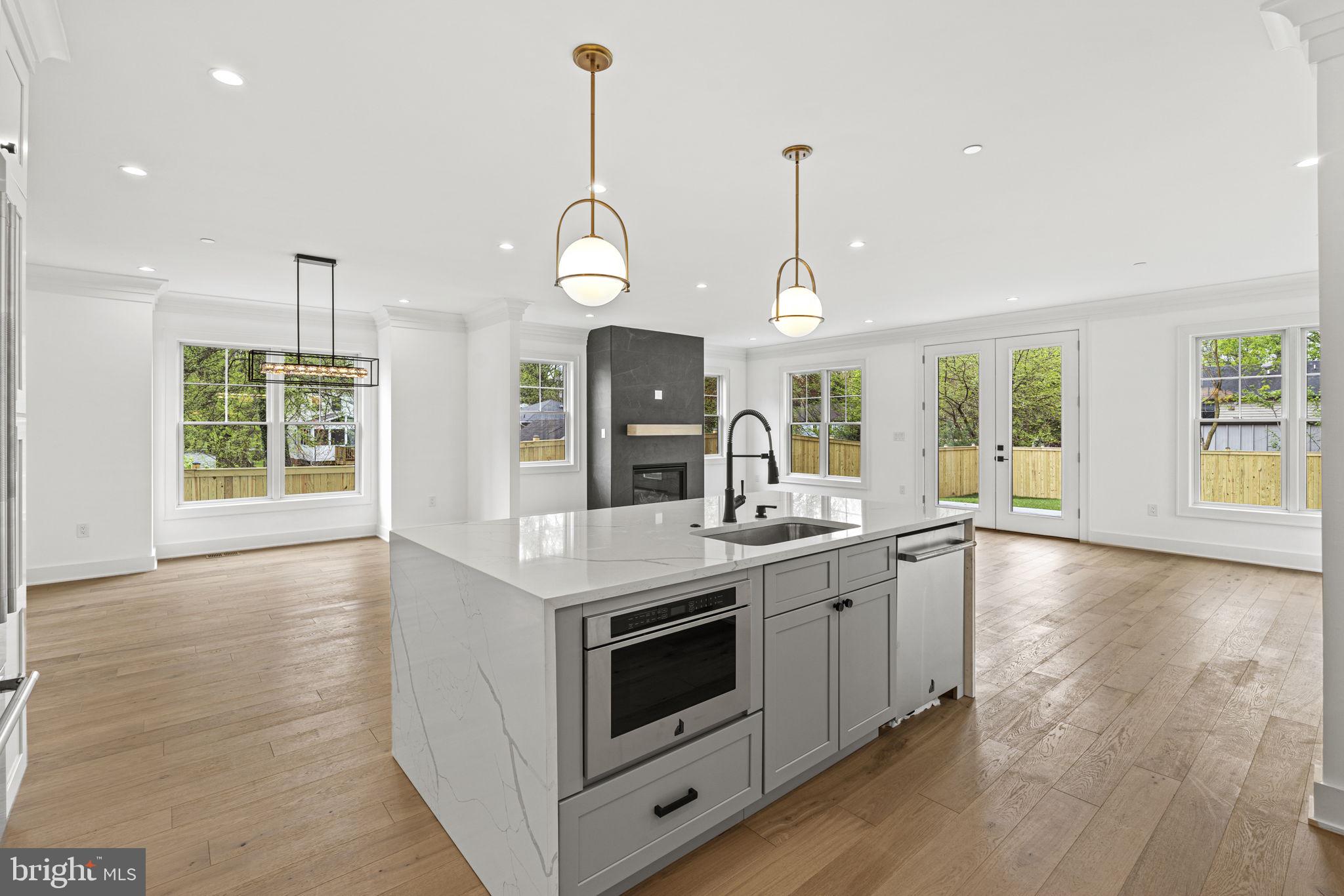 NORTH KENSINGTON - Residential