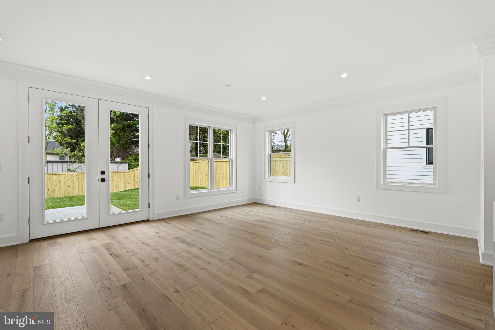 NORTH KENSINGTON - Residential