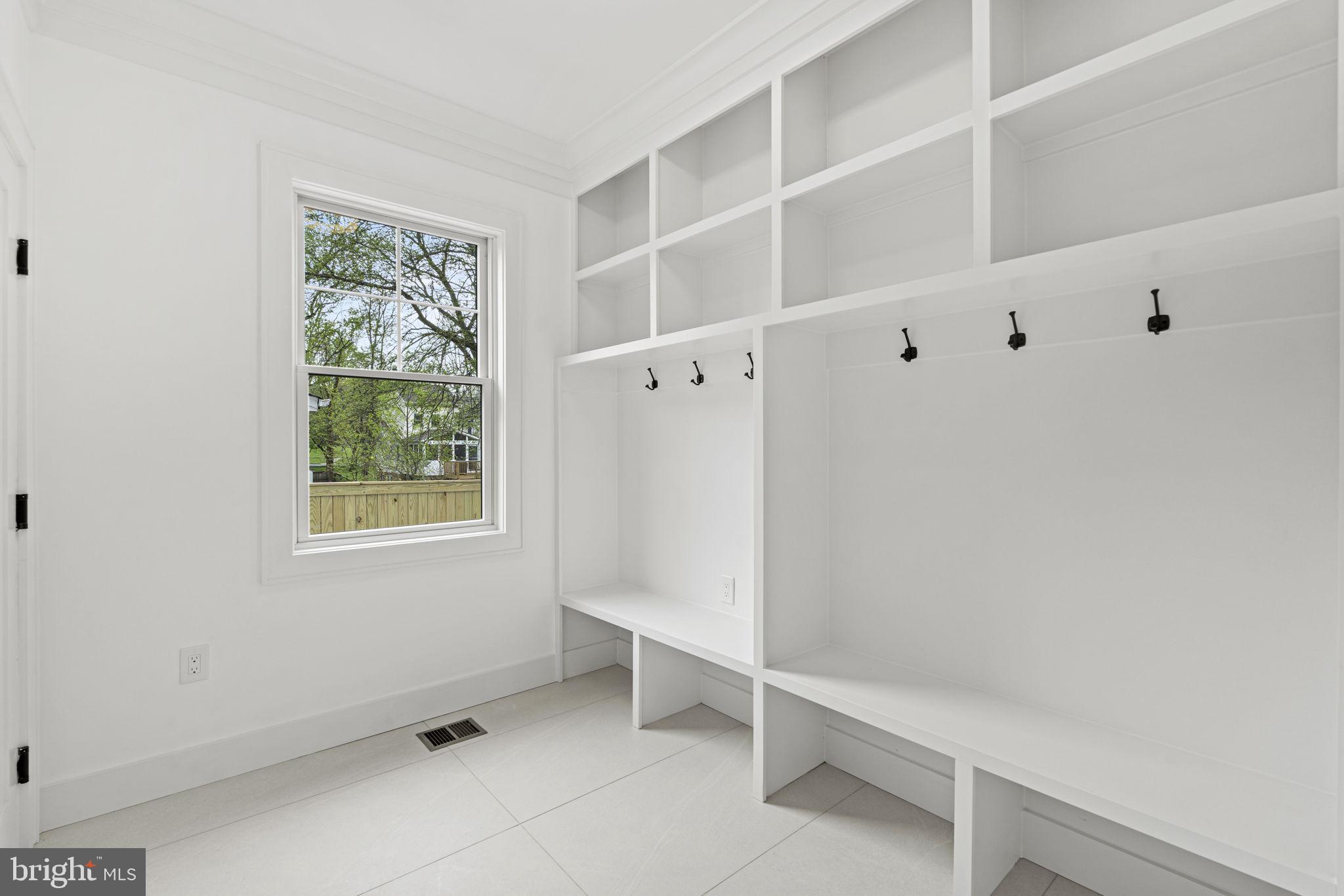 NORTH KENSINGTON - Residential