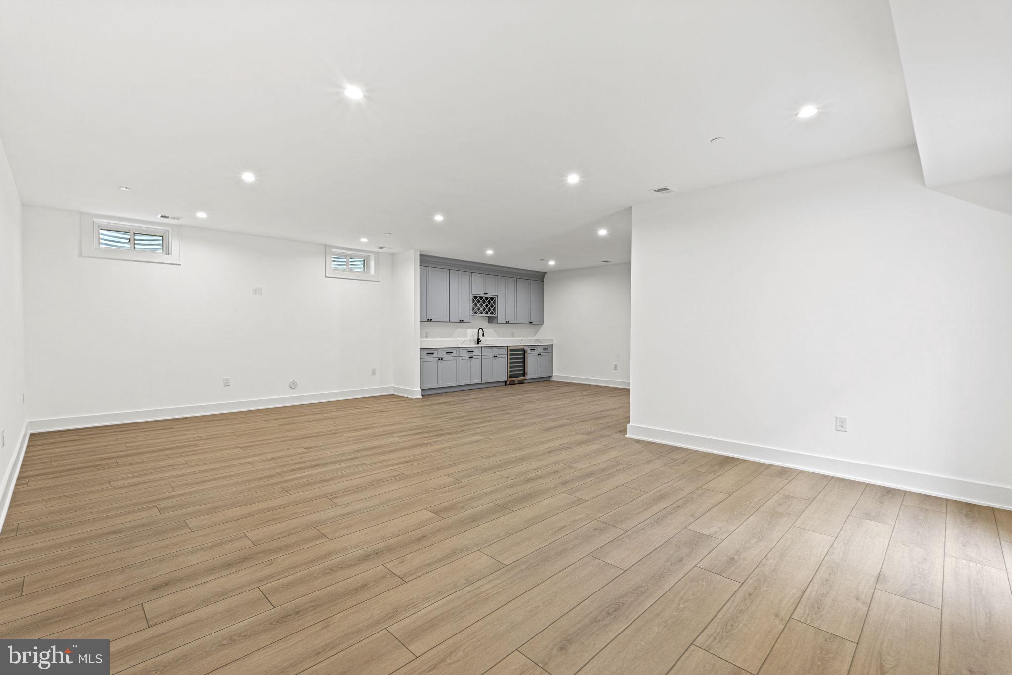 NORTH KENSINGTON - Residential