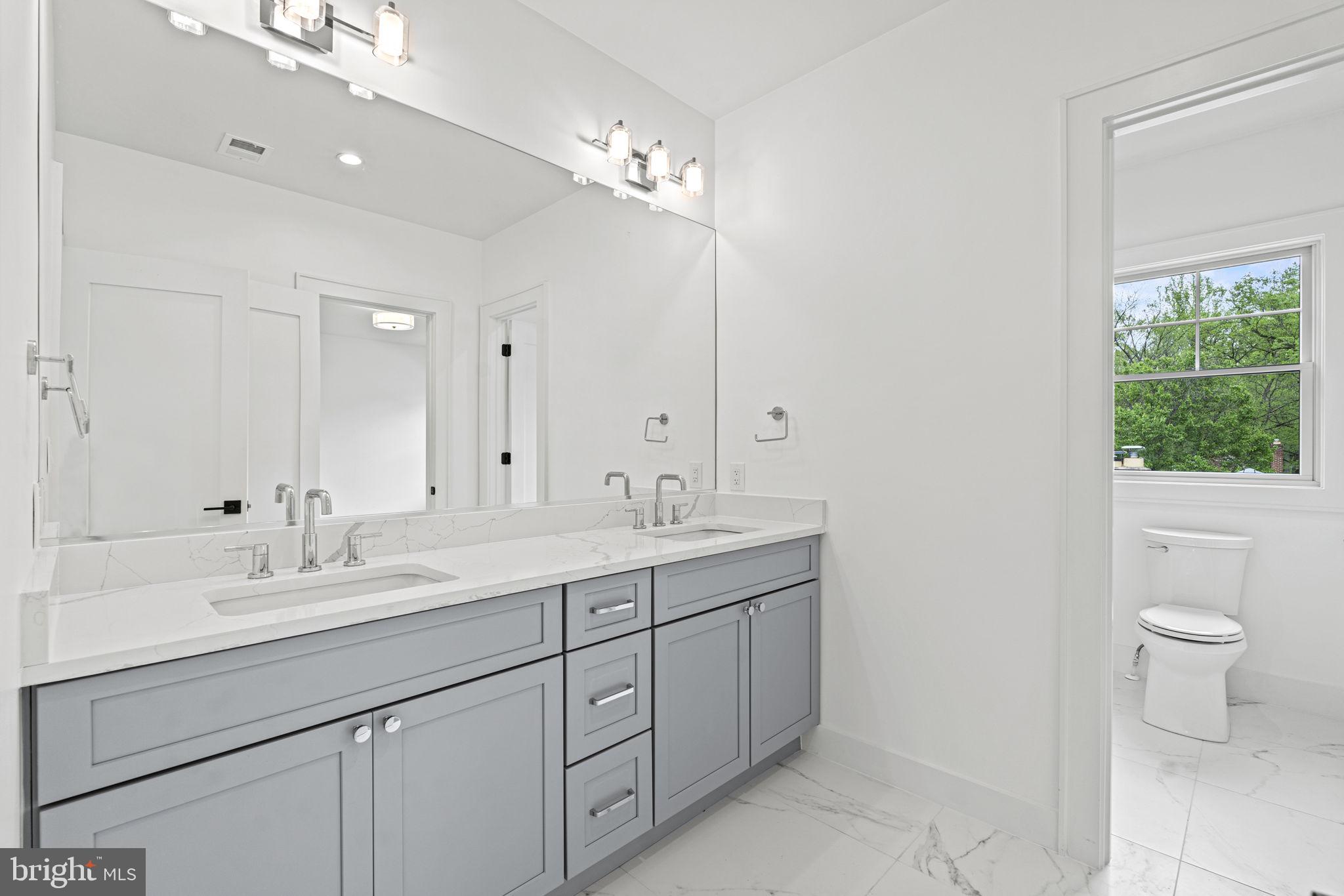 NORTH KENSINGTON - Residential