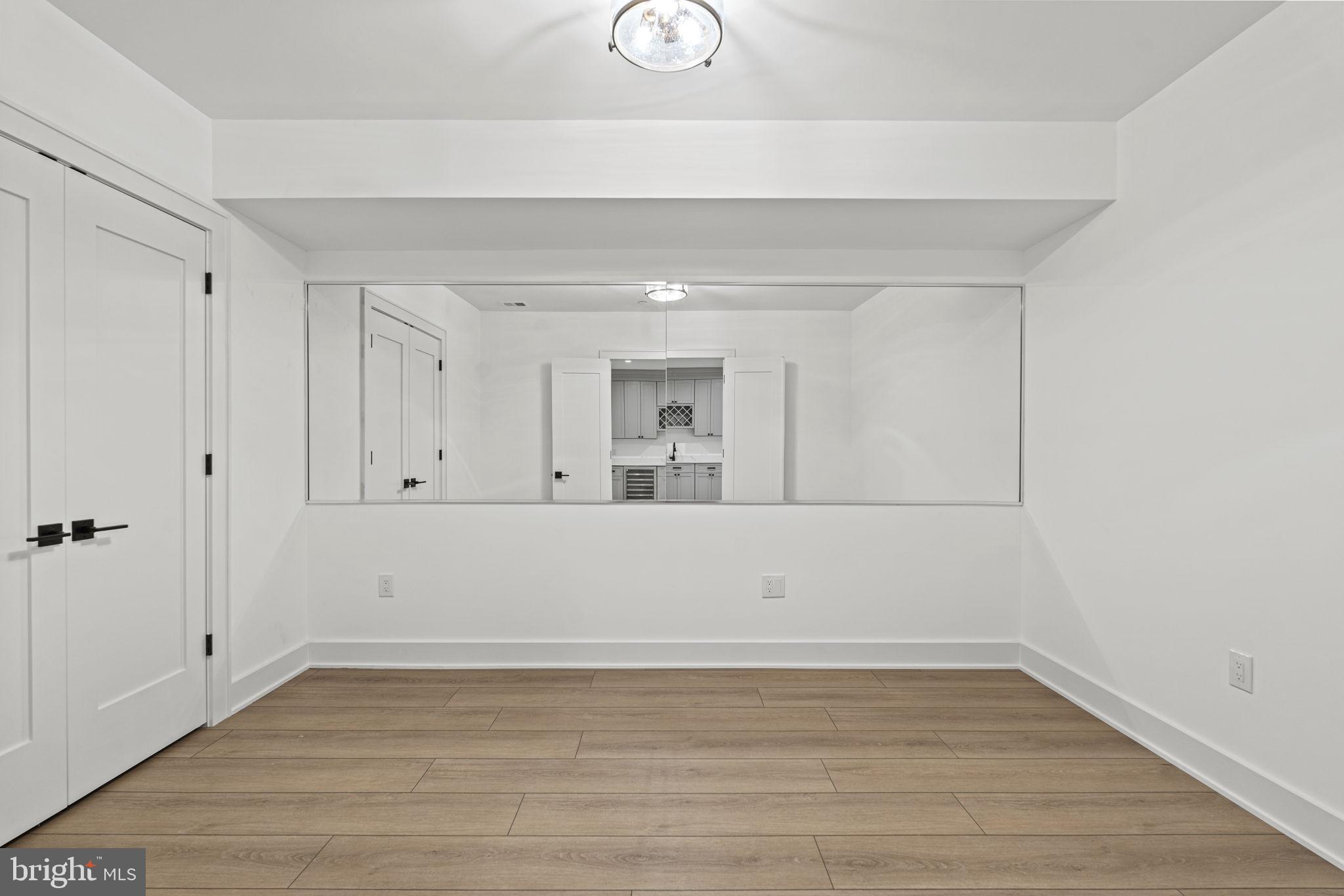 NORTH KENSINGTON - Residential