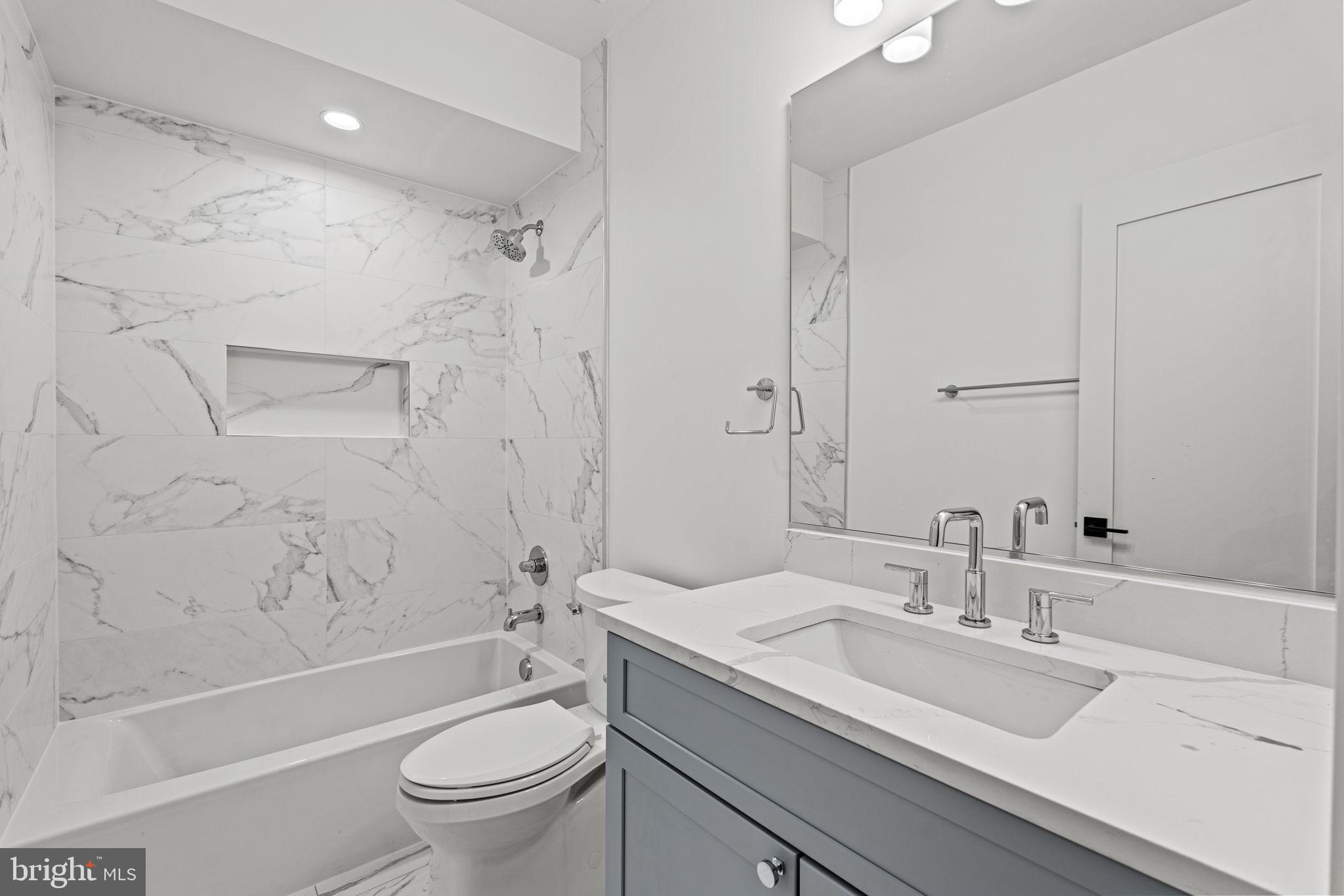 NORTH KENSINGTON - Residential