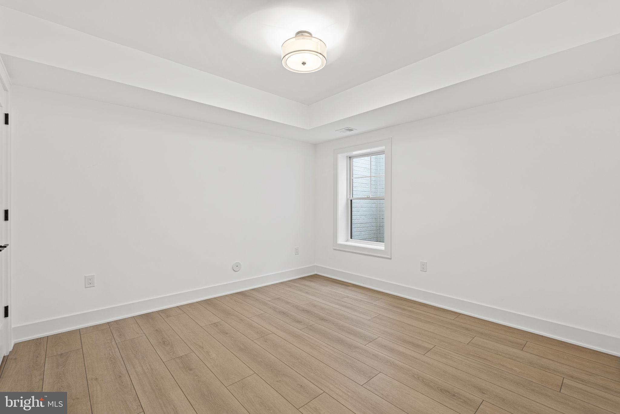 NORTH KENSINGTON - Residential