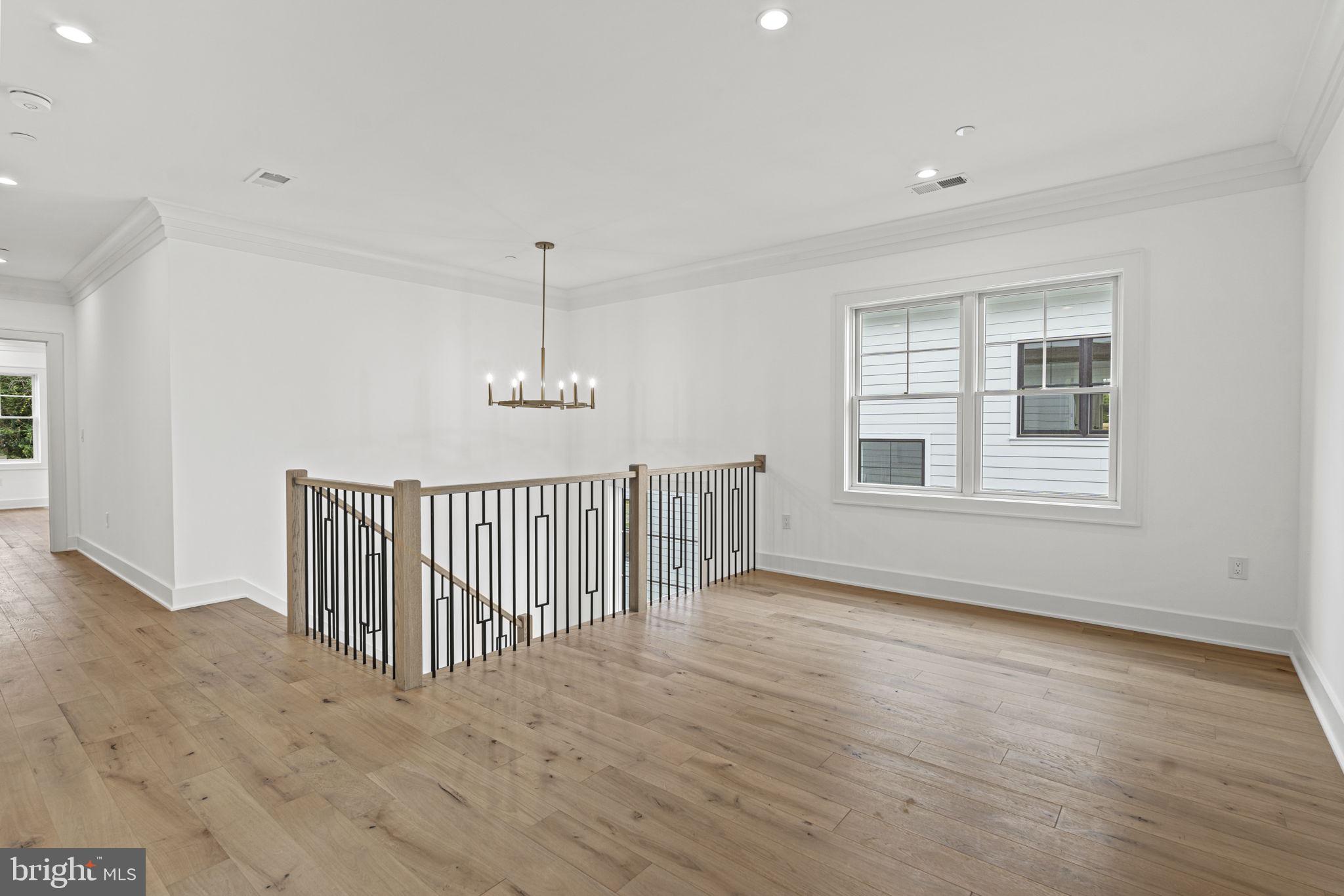 NORTH KENSINGTON - Residential