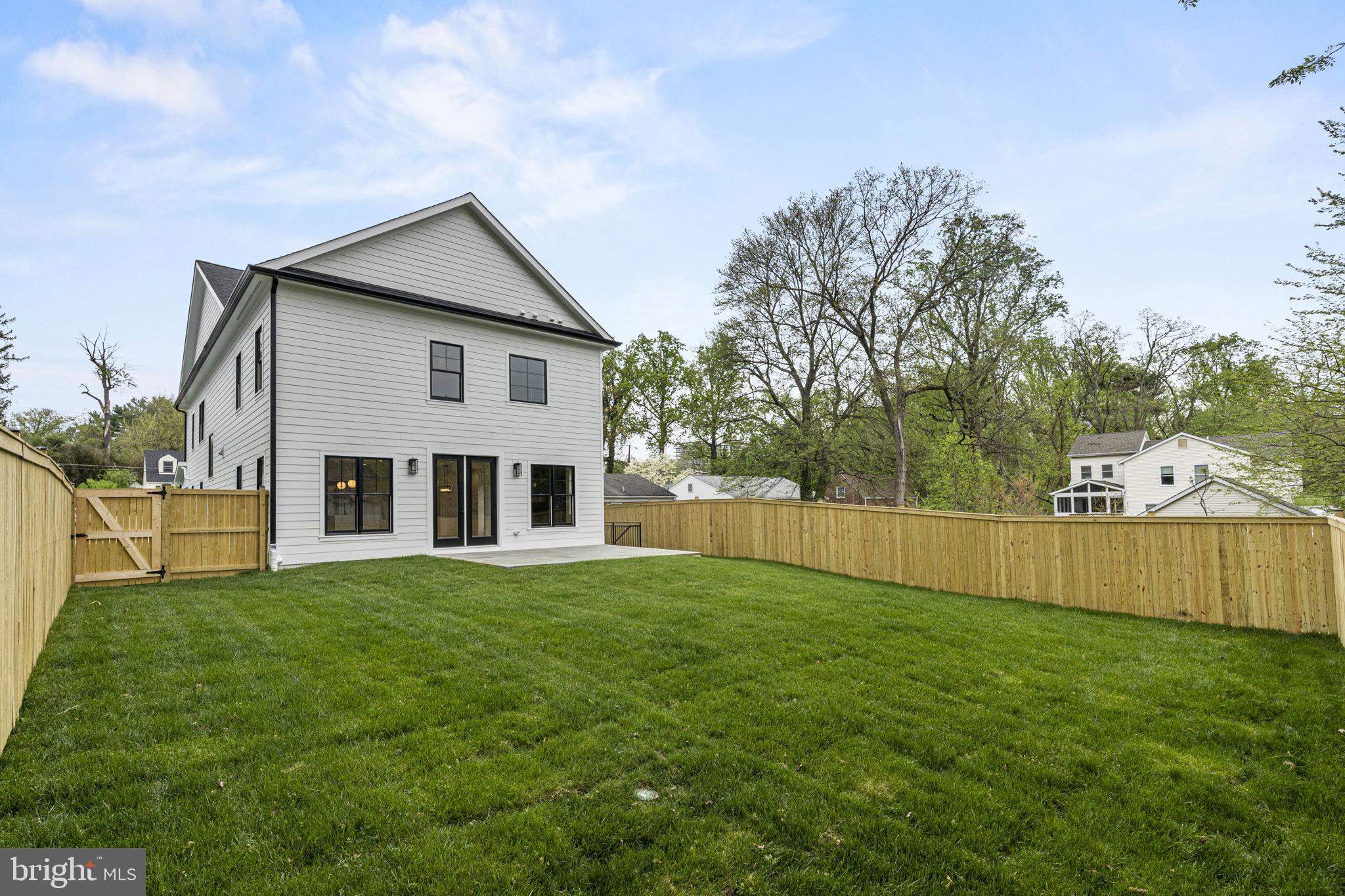 NORTH KENSINGTON - Residential