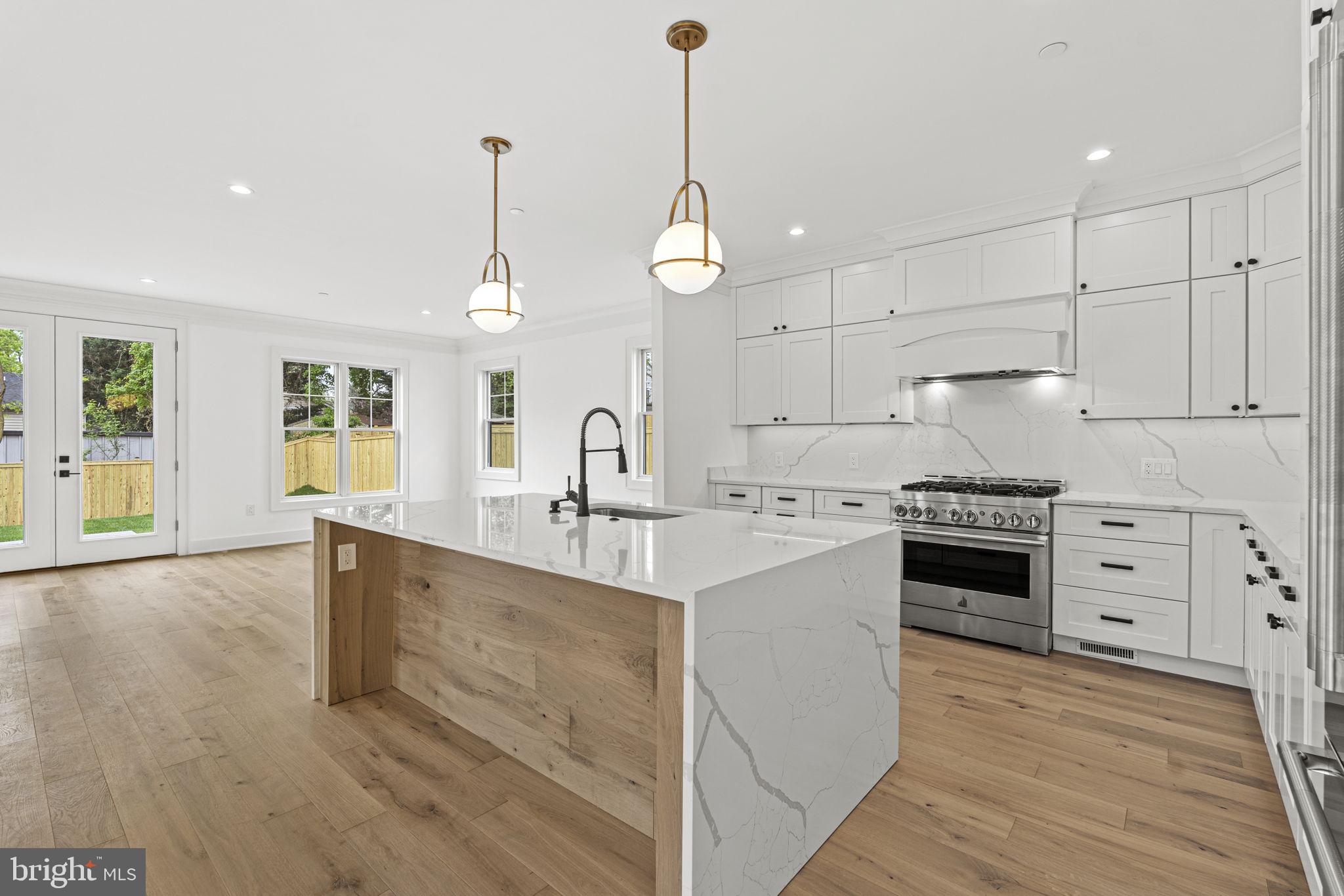 NORTH KENSINGTON - Residential