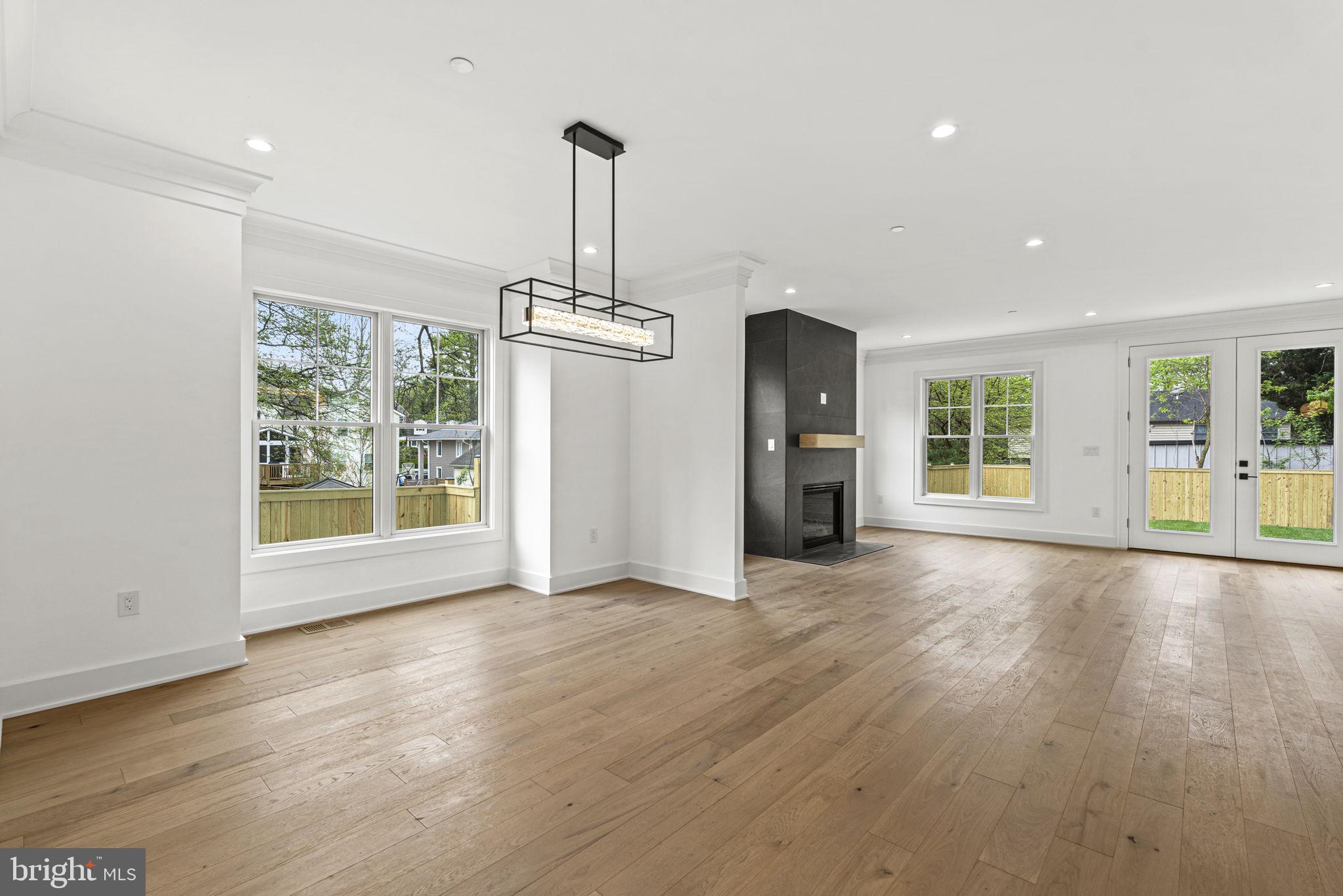 NORTH KENSINGTON - Residential