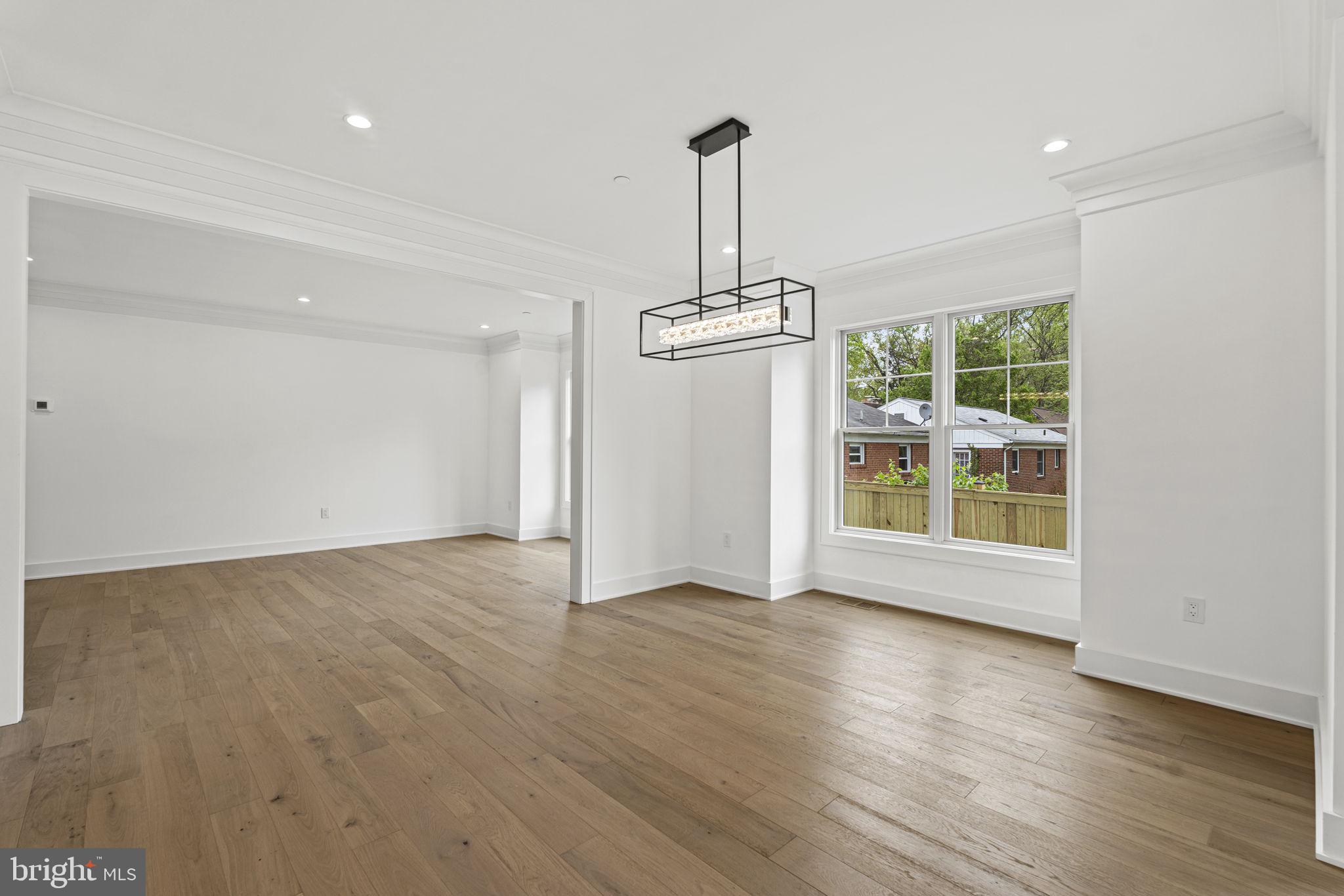 NORTH KENSINGTON - Residential