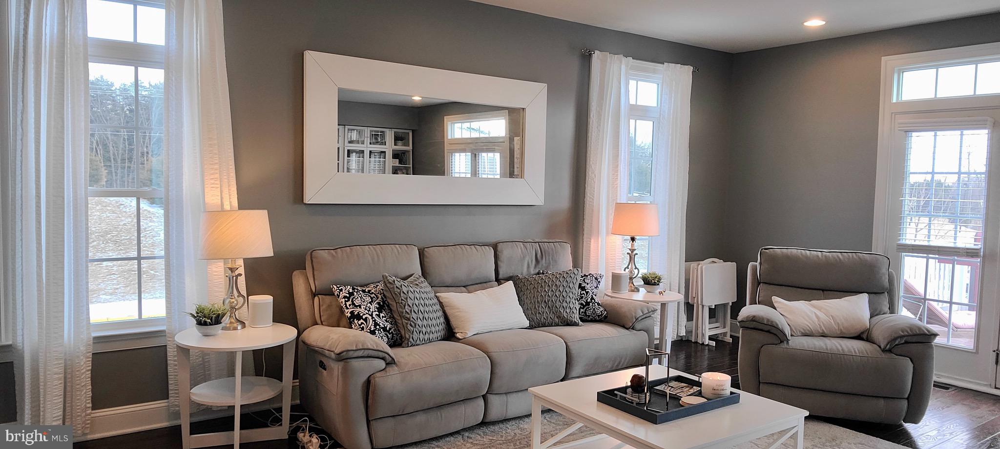 SEVEN HILLS - Residential