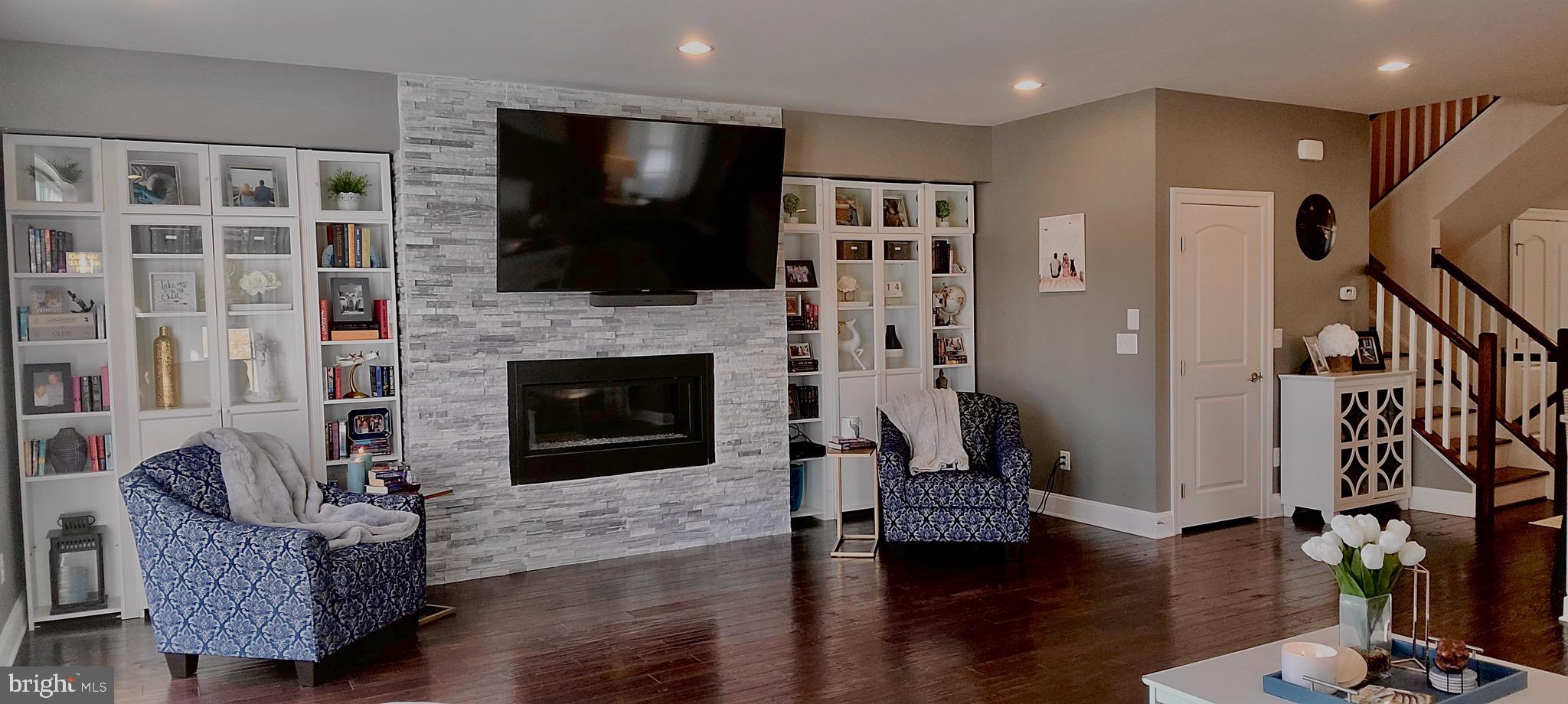 SEVEN HILLS - Residential