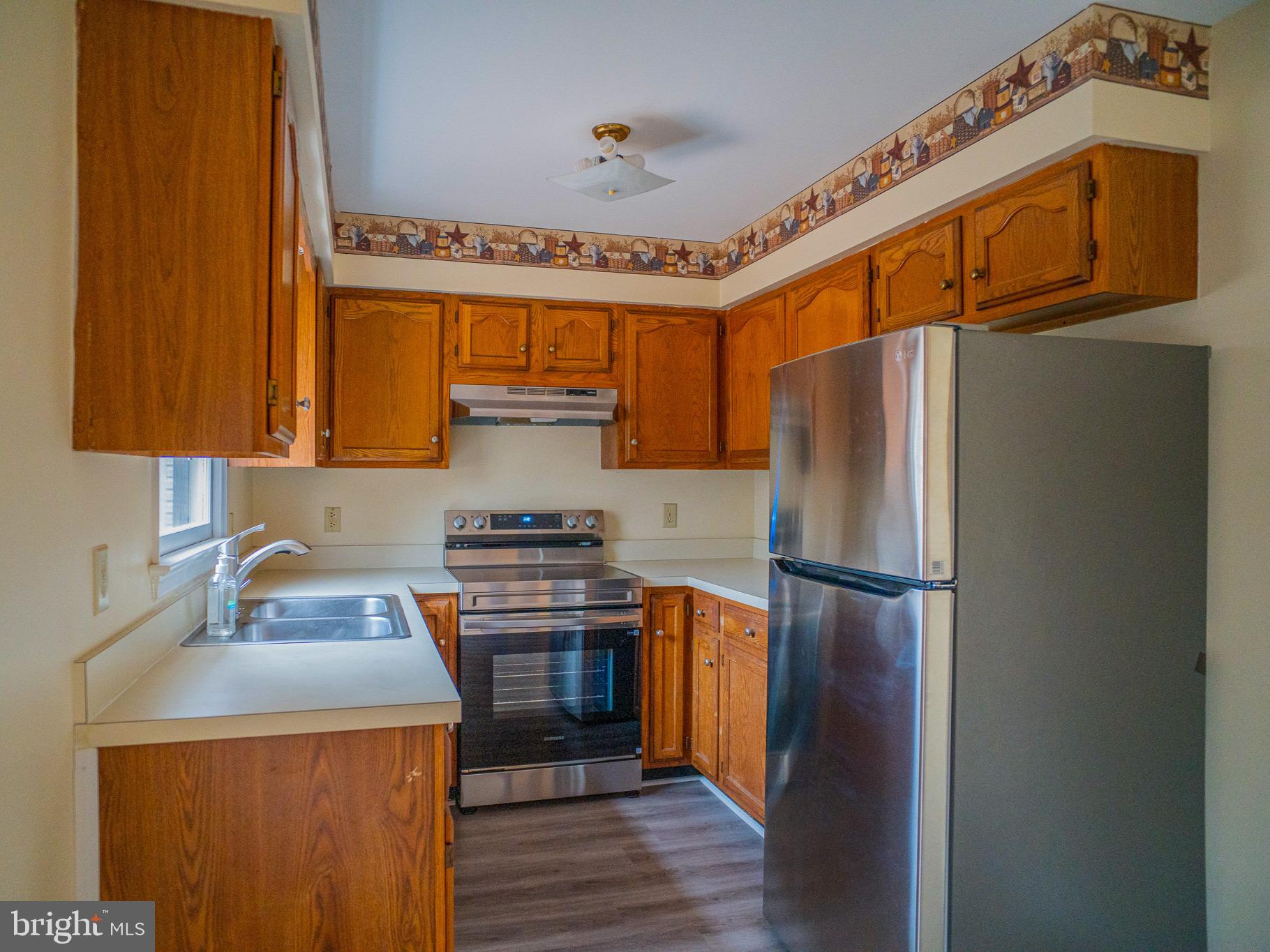 CHATHAM VILLAGE - Residential