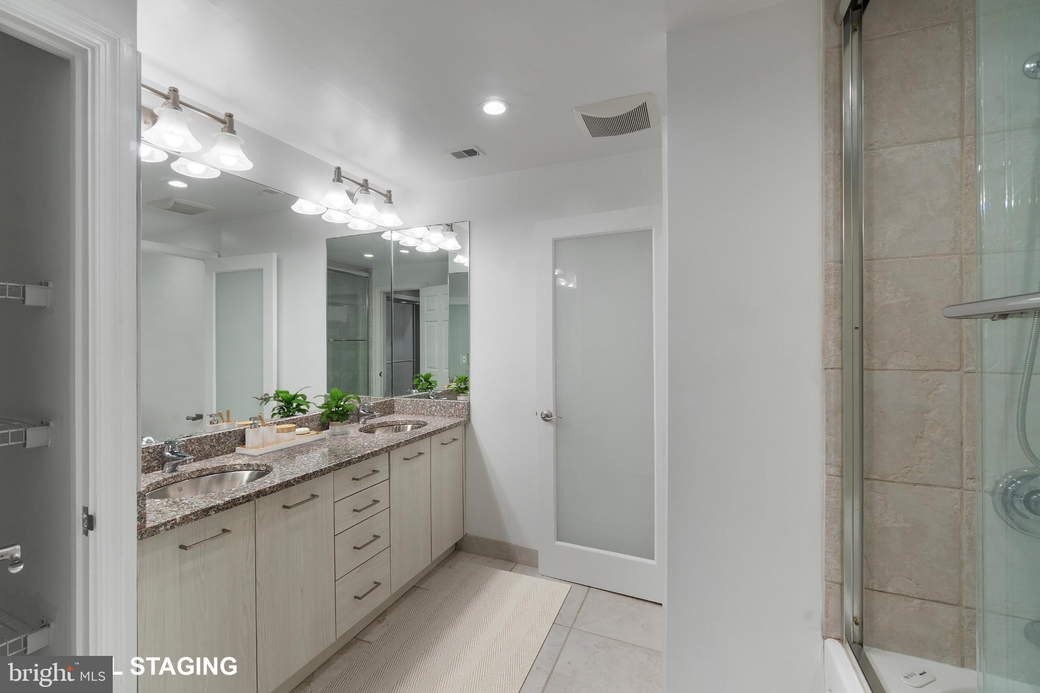 ROLAND PARK - Residential