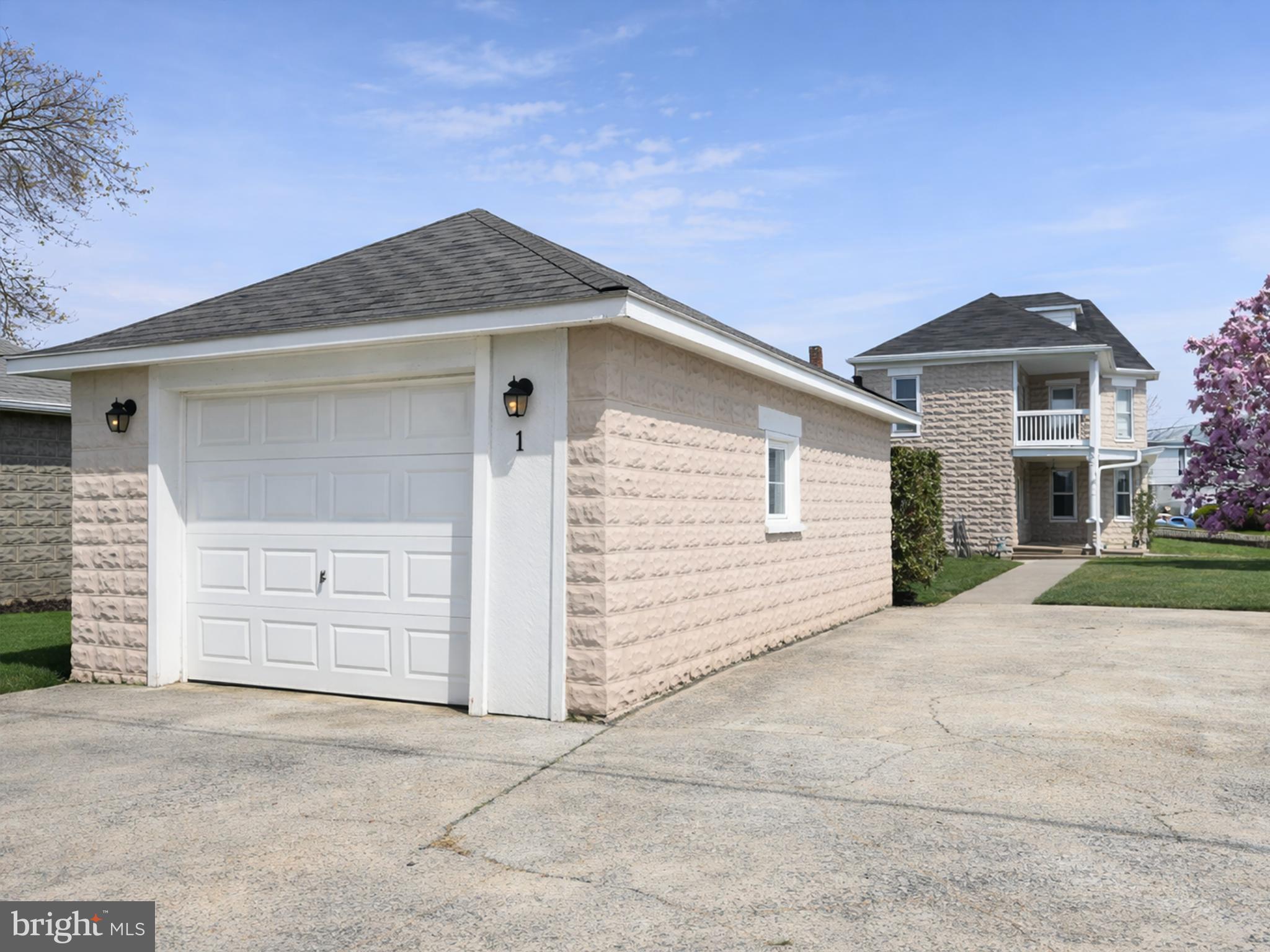 HAGERSTOWN - Residential