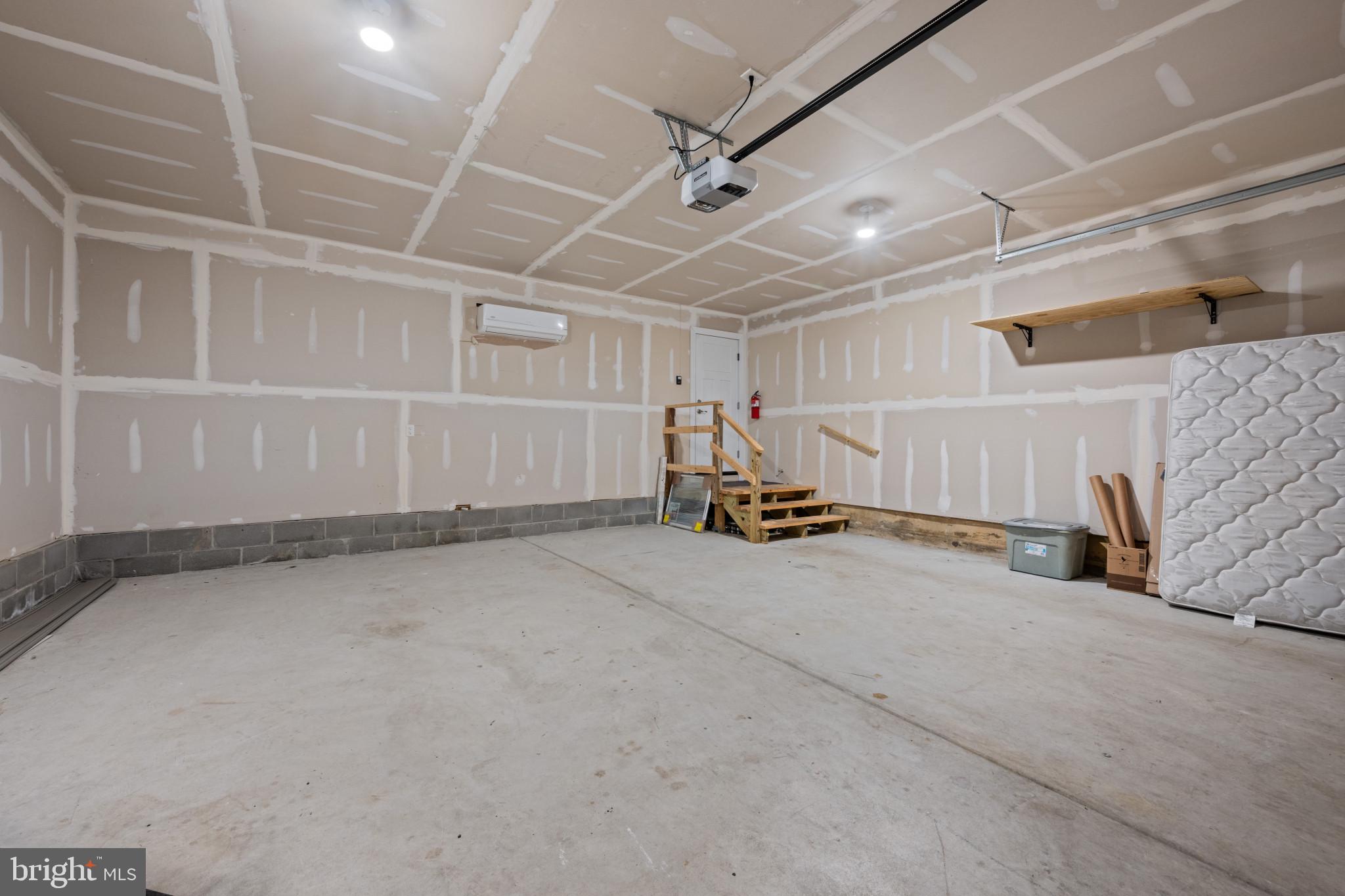 ARUNDEL PLAZA - Residential Lease