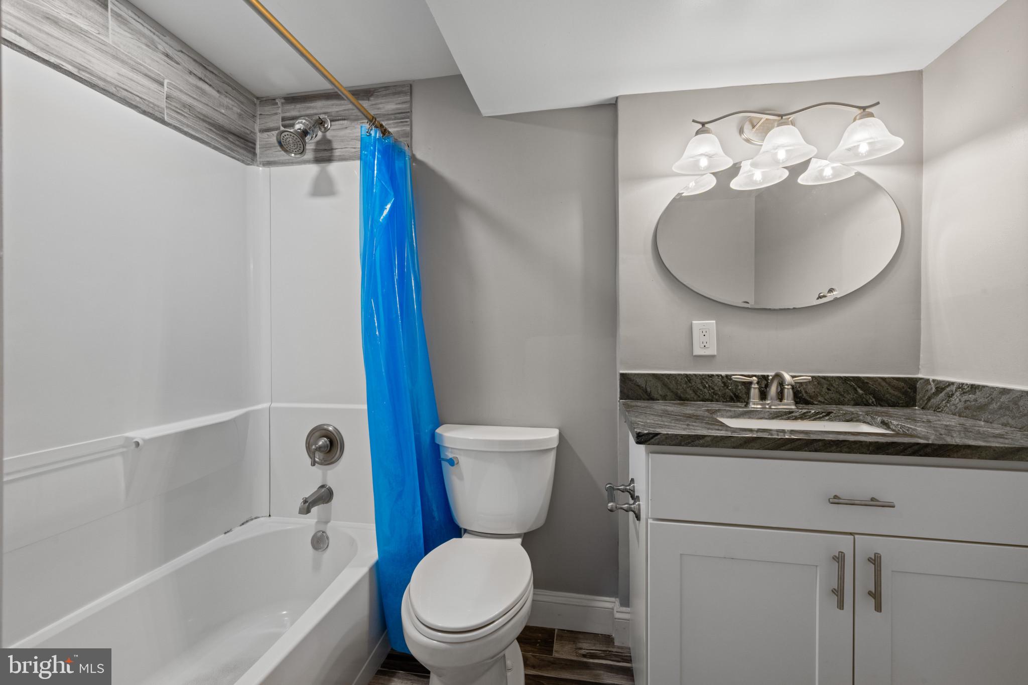 ARUNDEL PLAZA - Residential Lease