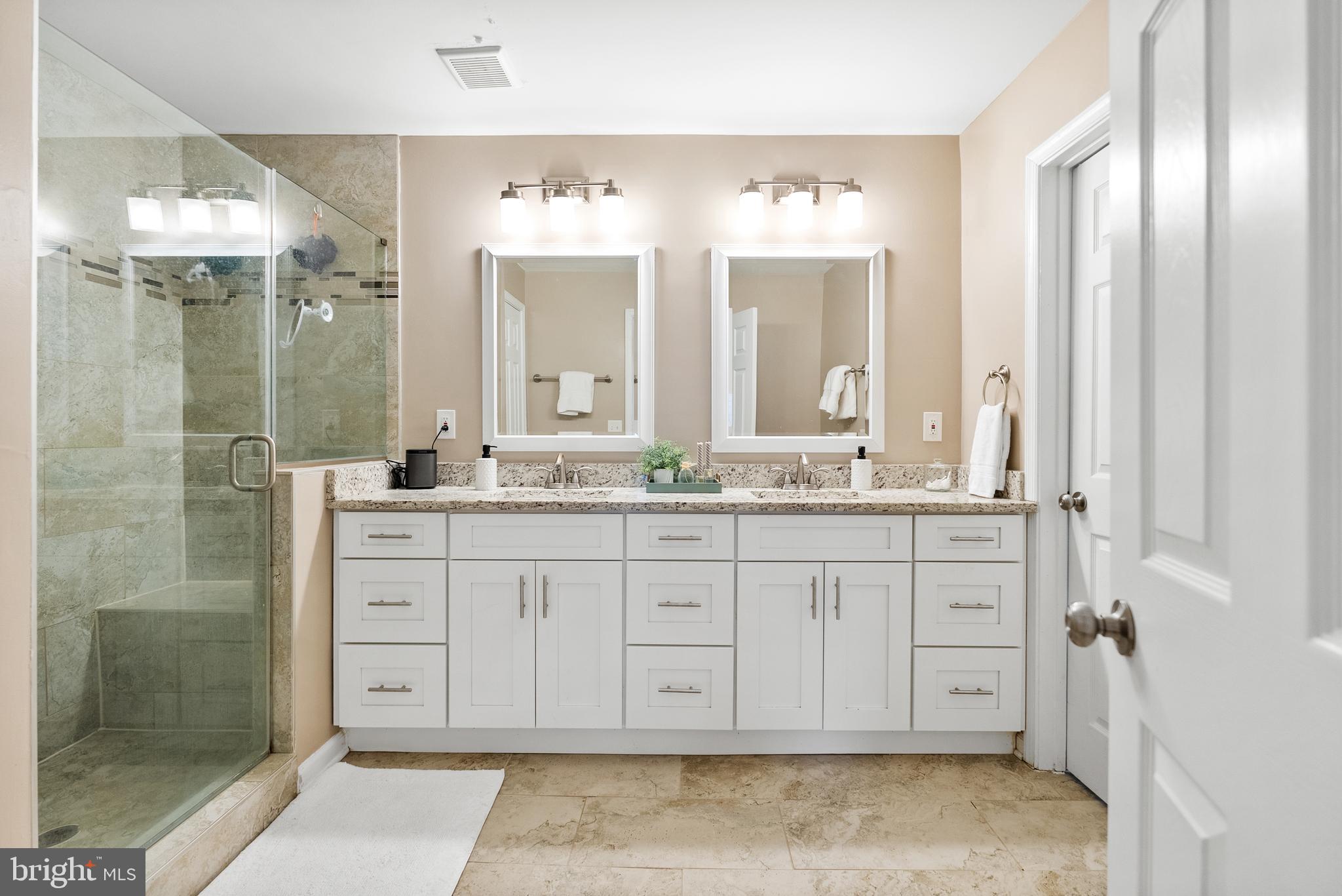 OLD TRIANGLE - Residential