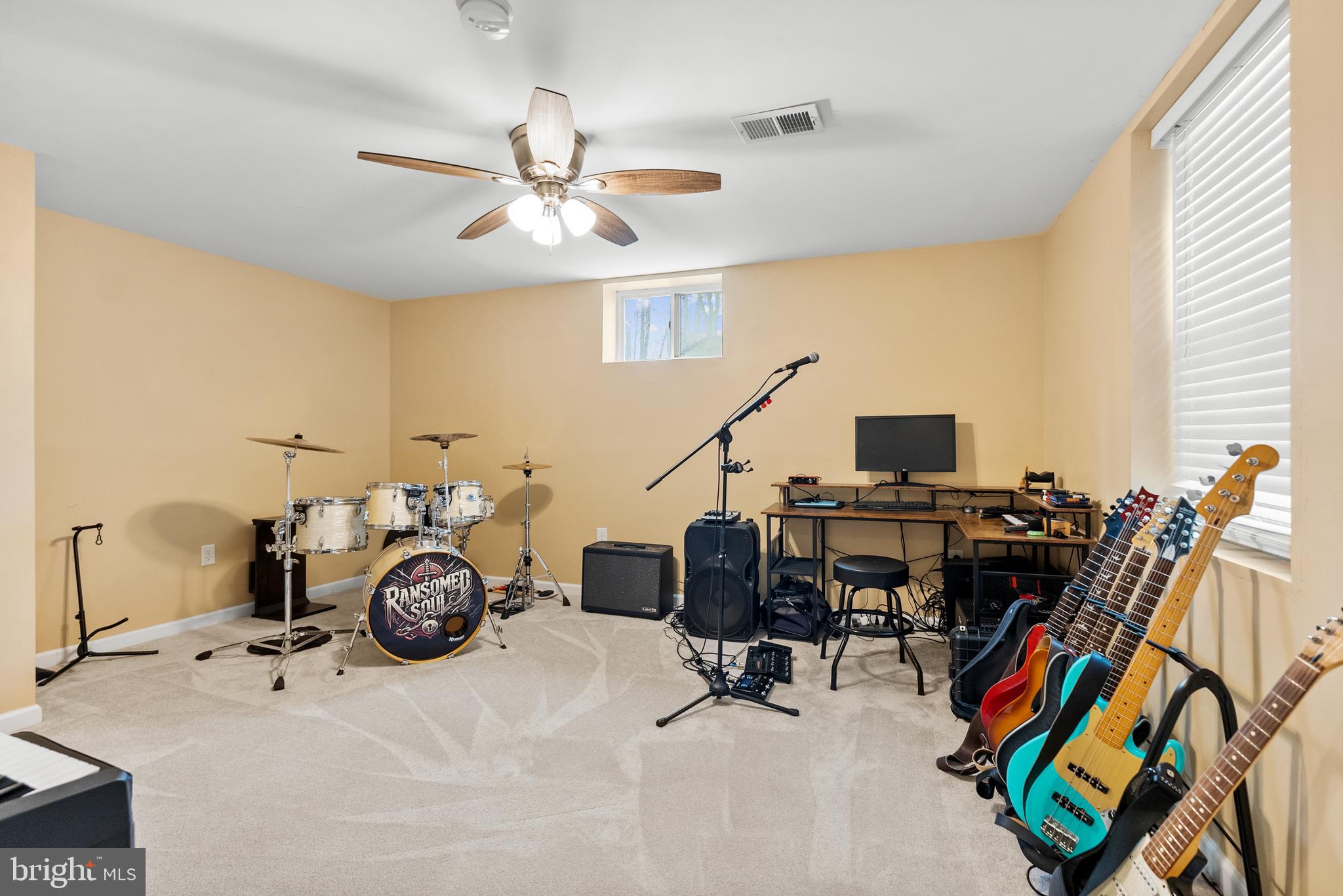 OLD TRIANGLE - Residential