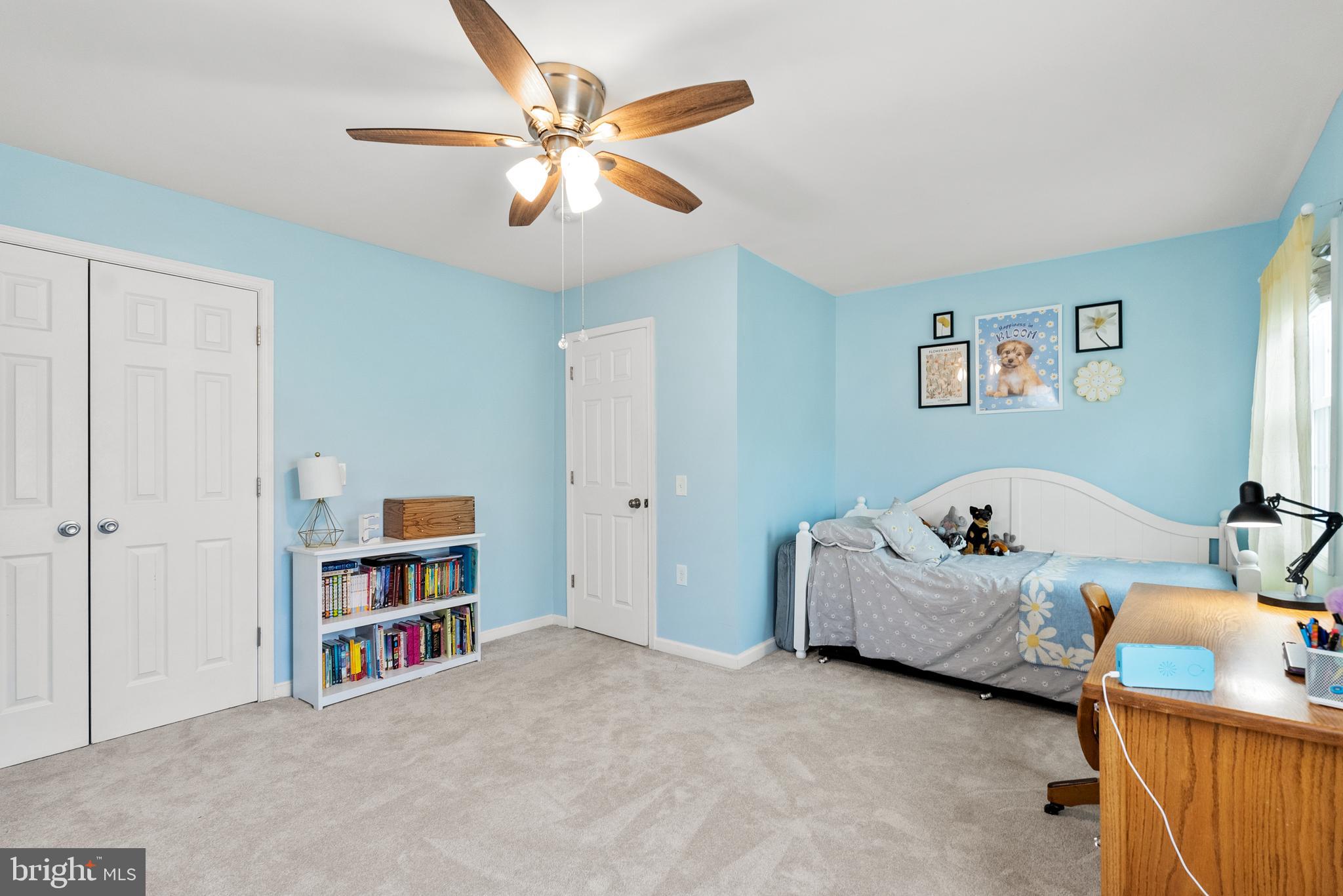 OLD TRIANGLE - Residential