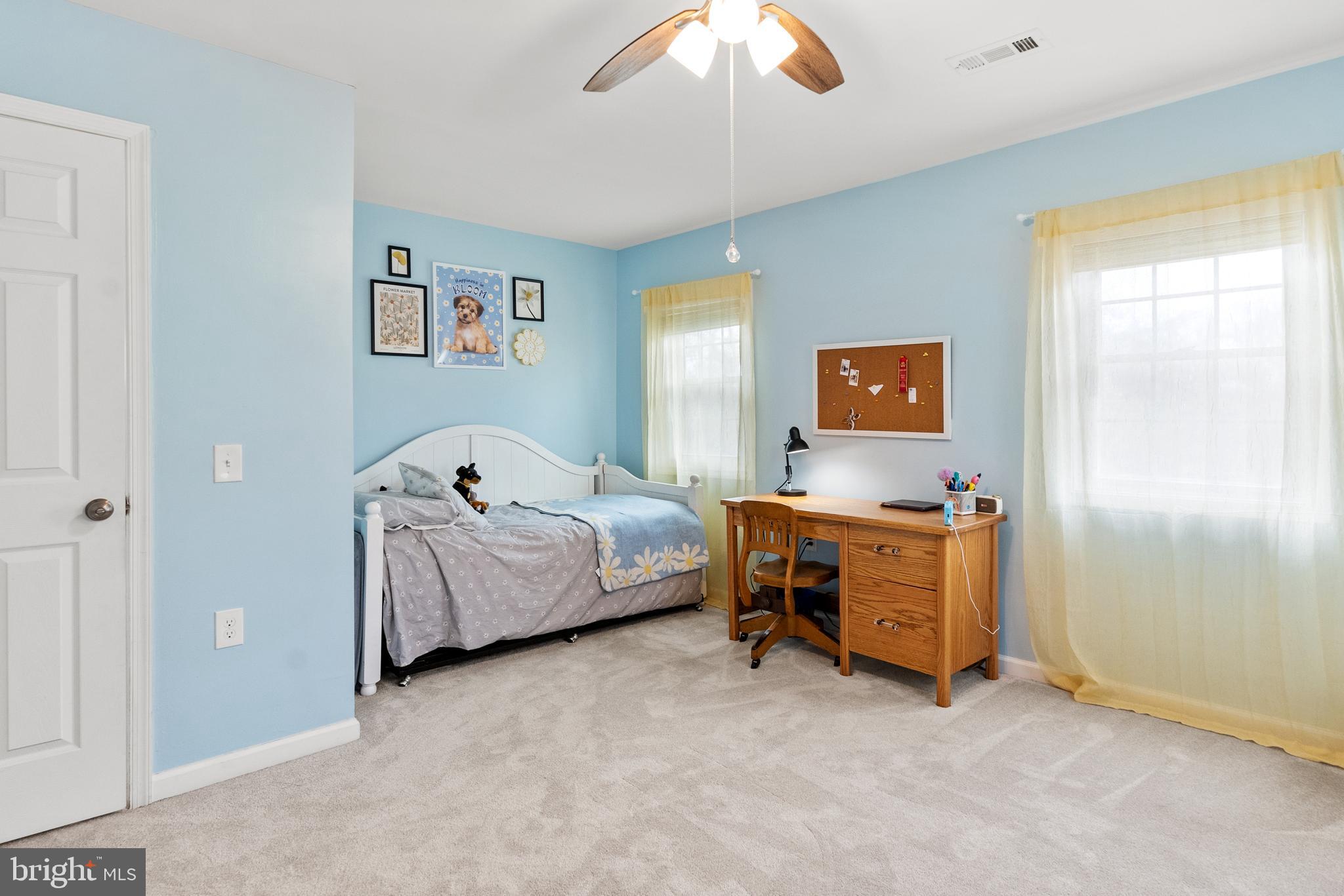 OLD TRIANGLE - Residential