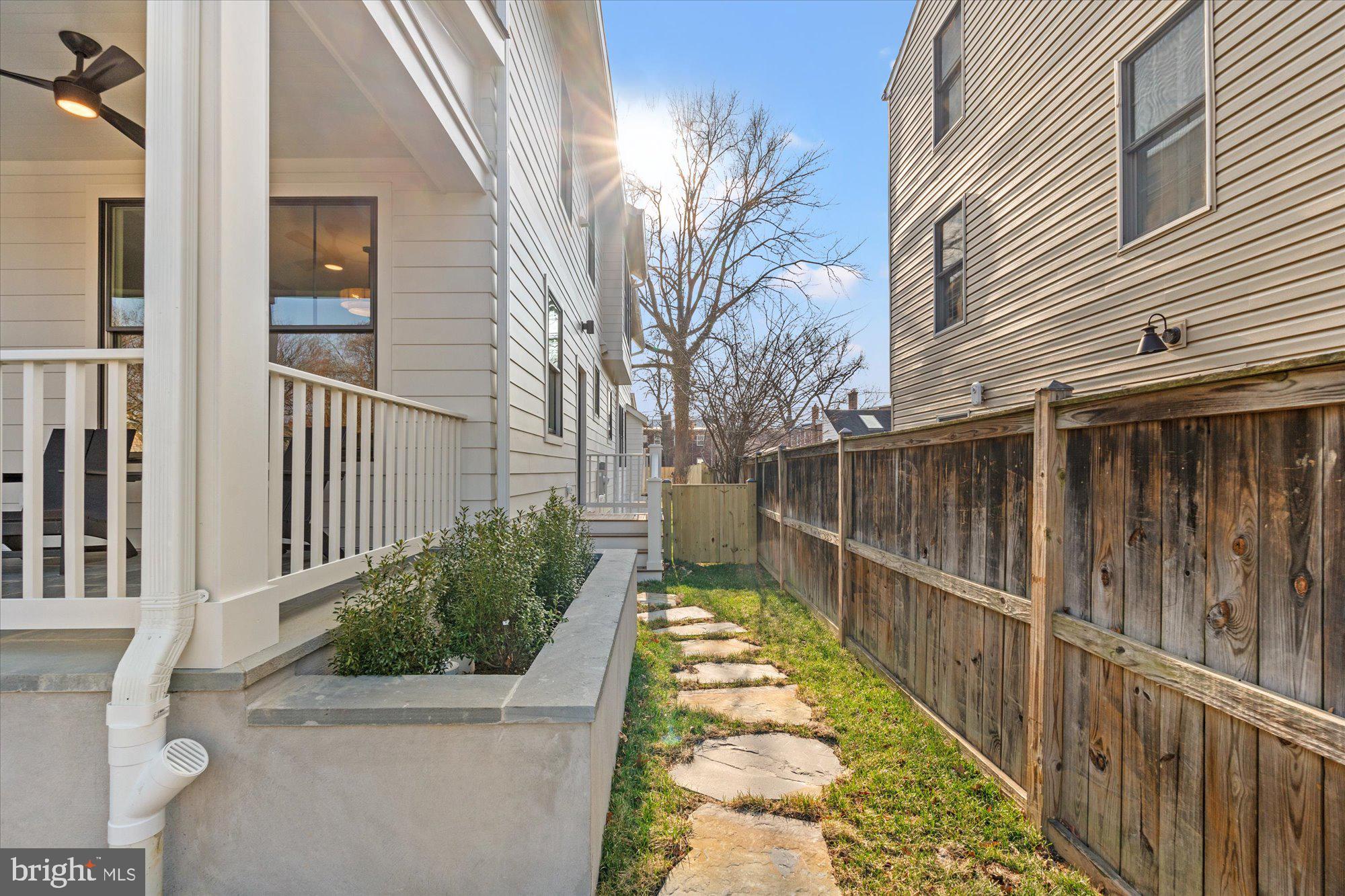 DEL RAY - Residential